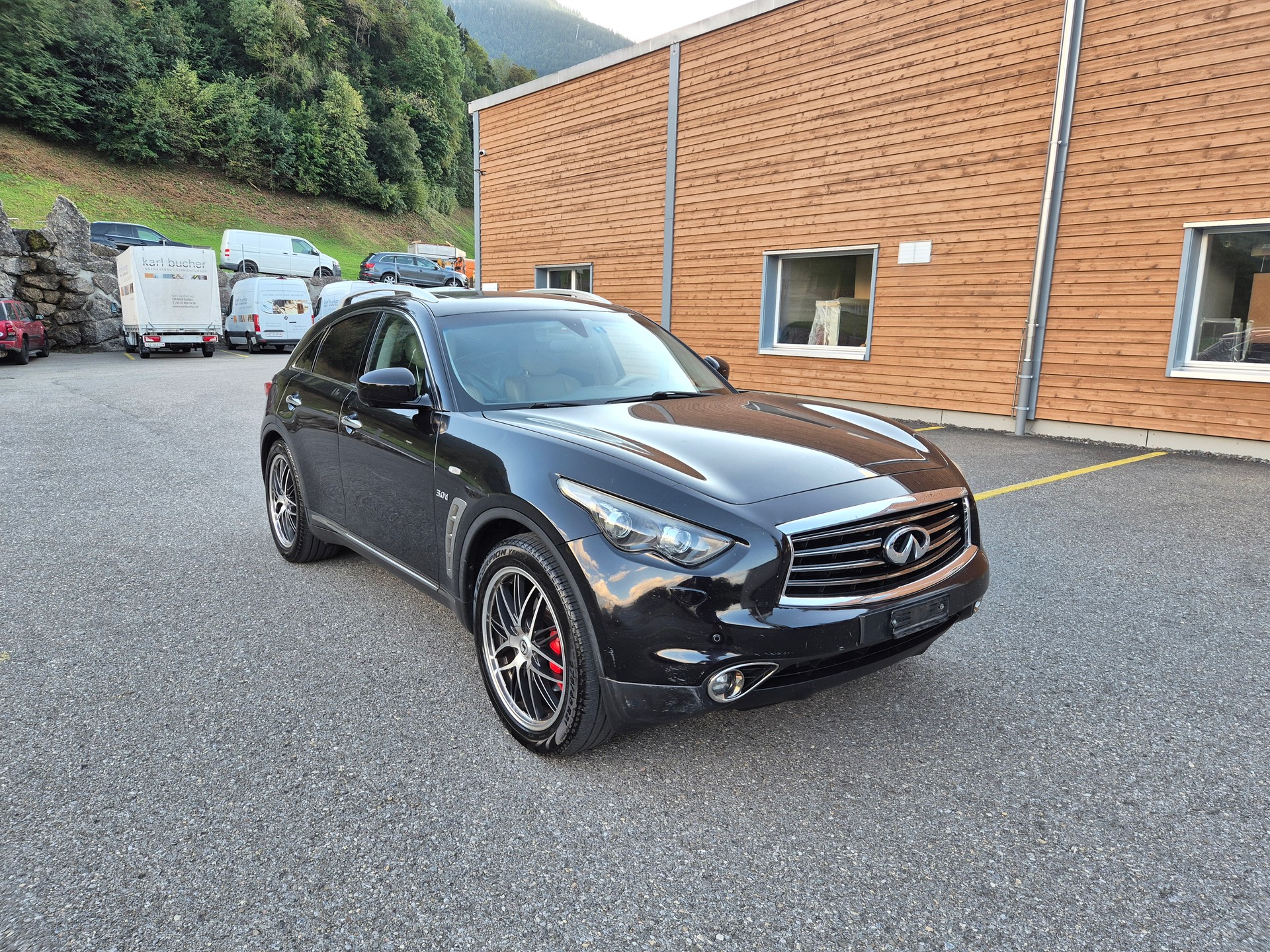INFINITI QX70 3.0d S Premium AWD Automatic-image-4