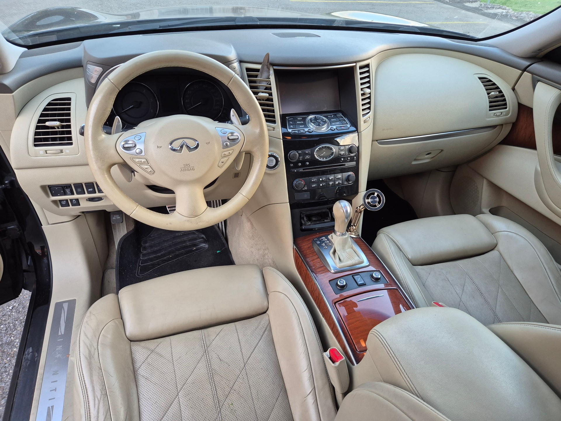 INFINITI QX70 3.0d S Premium AWD Automatic-image-5