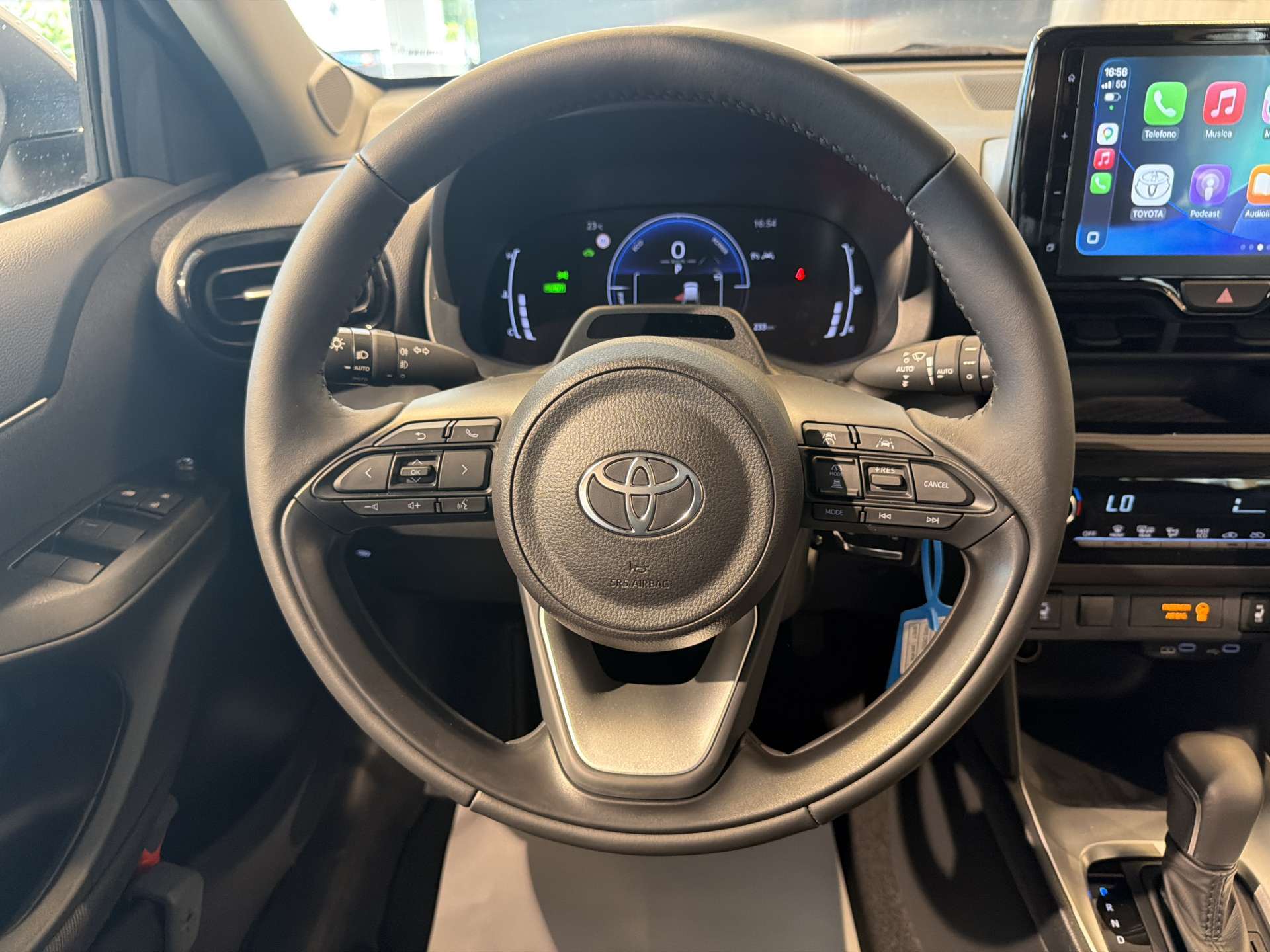 TOYOTA Yaris Cross 1.5 Comfort e-CVT Automat-image-15