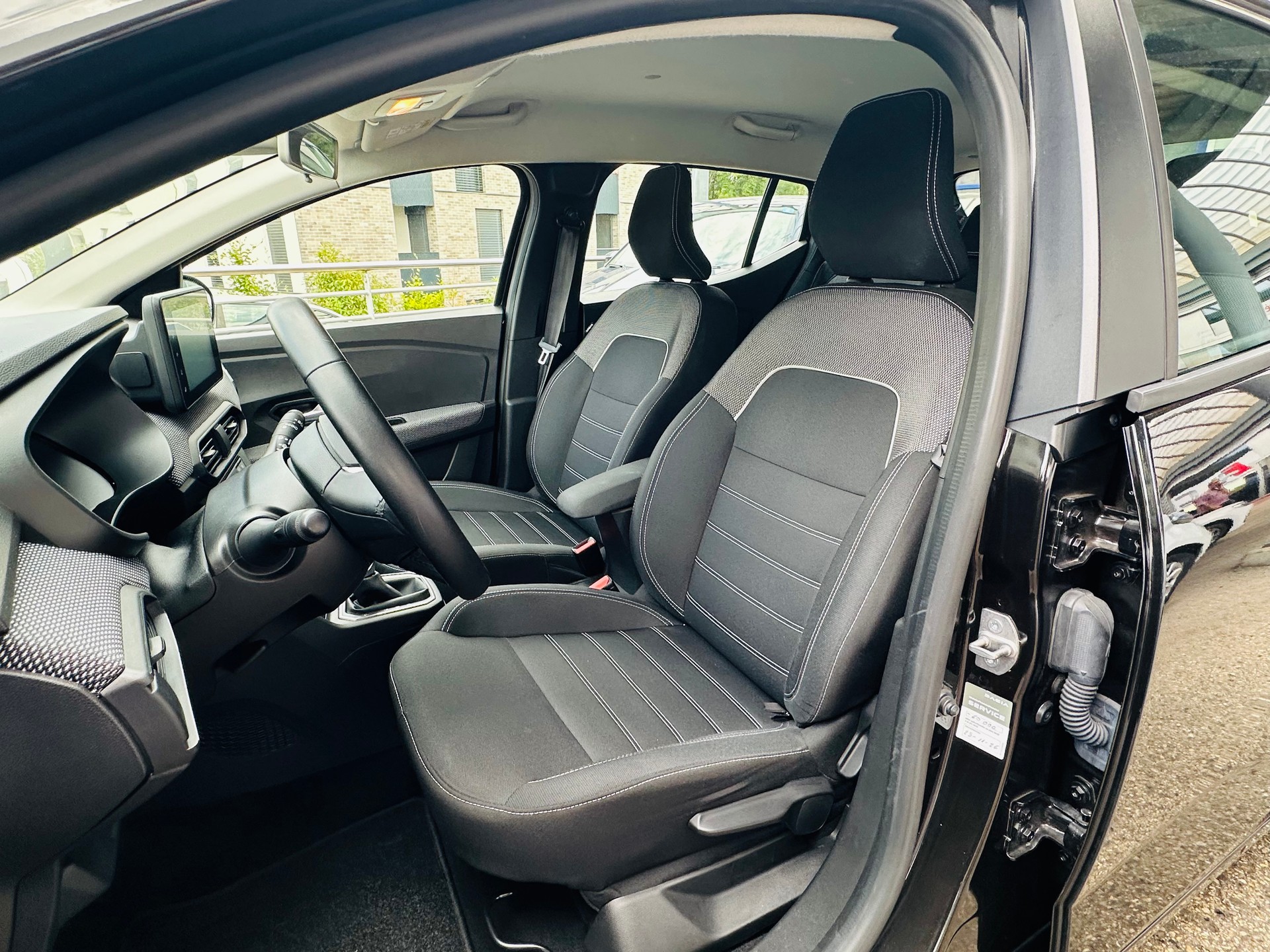 DACIA Sandero TCe 90 Expression CVT-image-10
