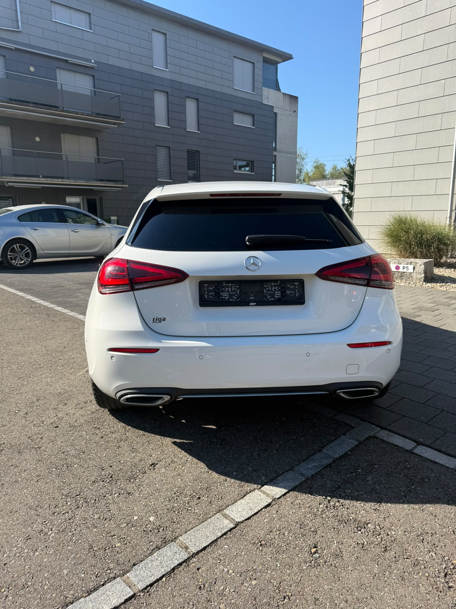MERCEDES-BENZ A 180 d Style 7G-DCT-image-5