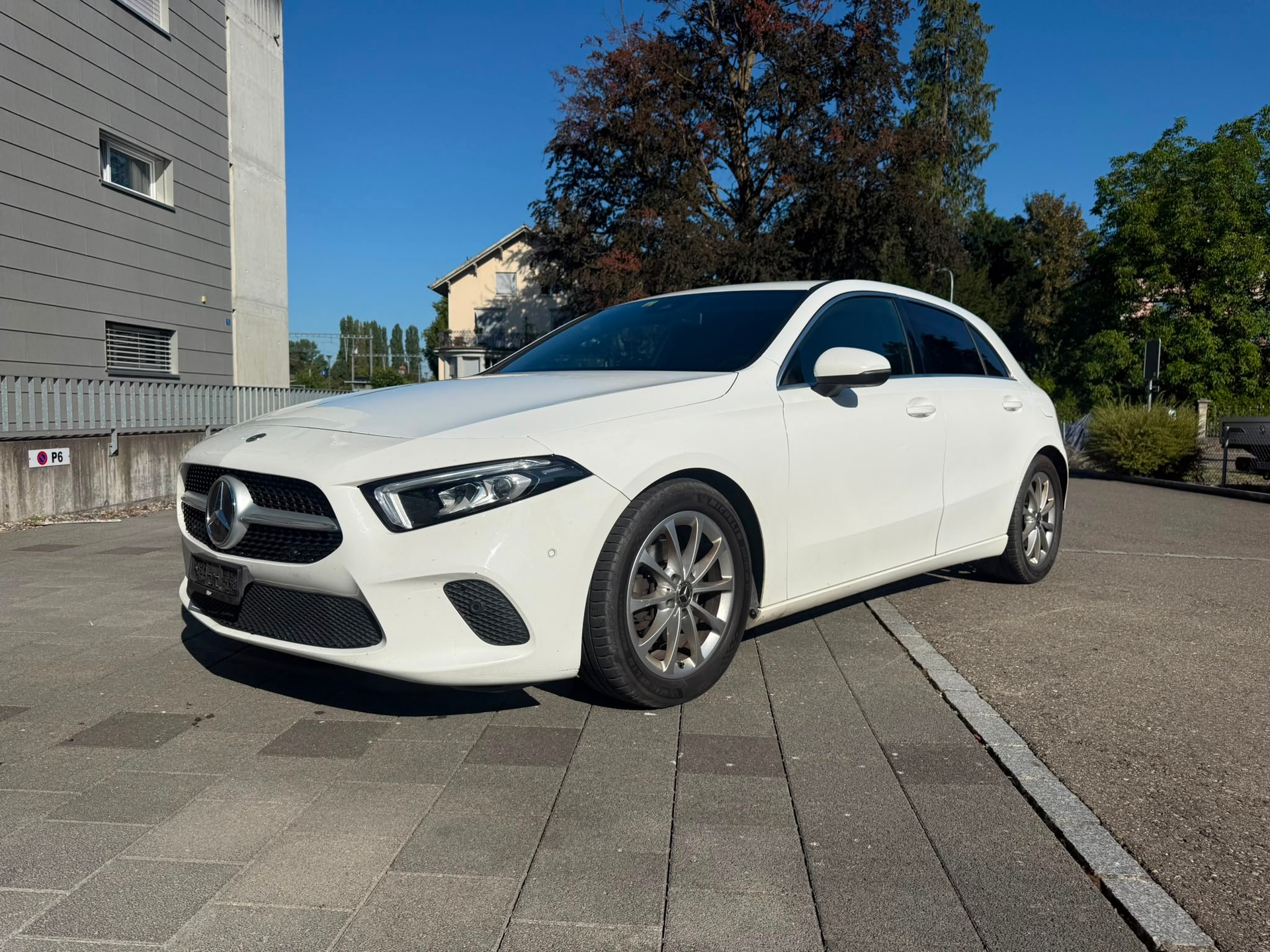 MERCEDES-BENZ A 180 d Style 7G-DCT-image-1