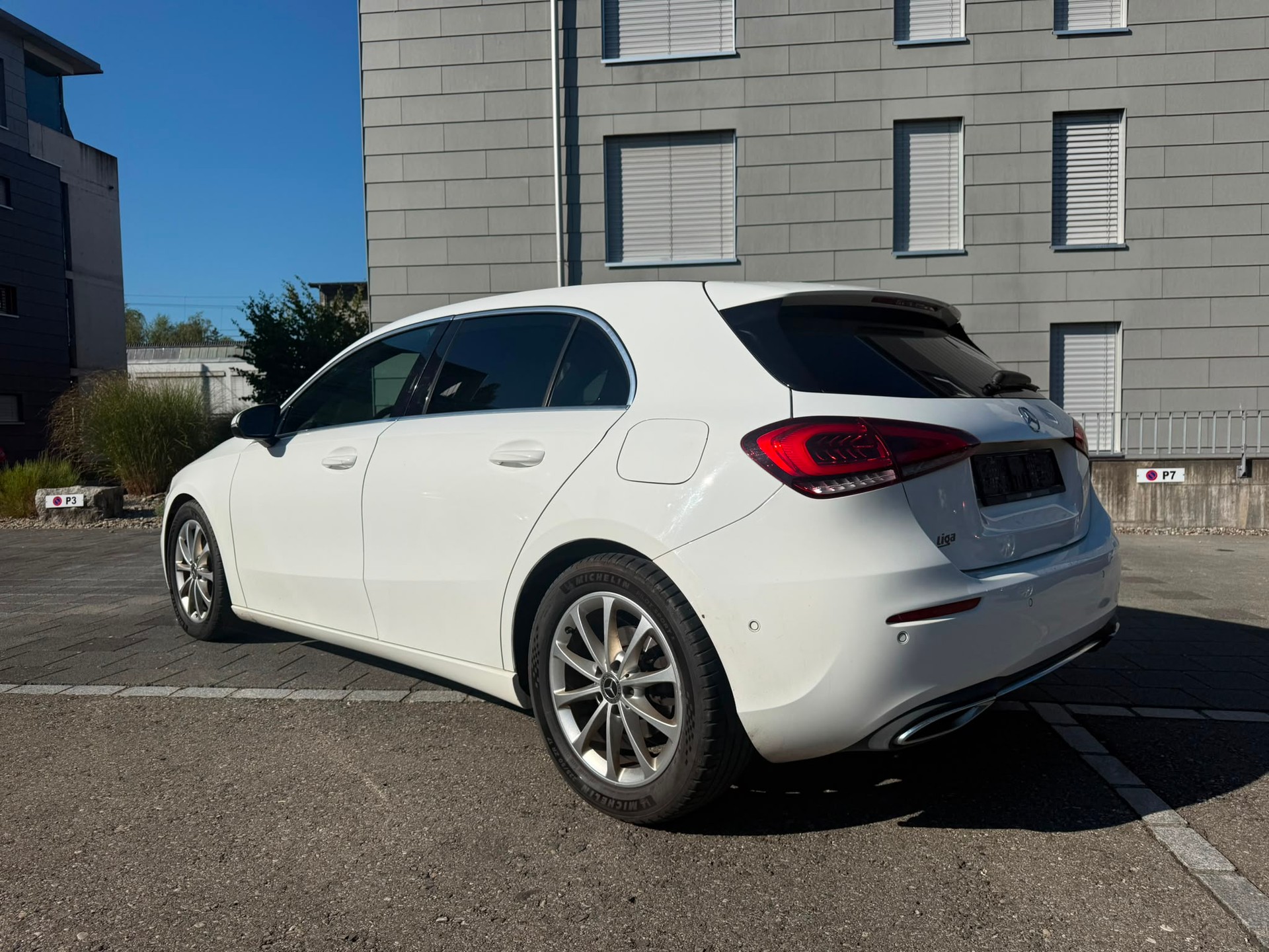MERCEDES-BENZ A 180 d Style 7G-DCT-image-3