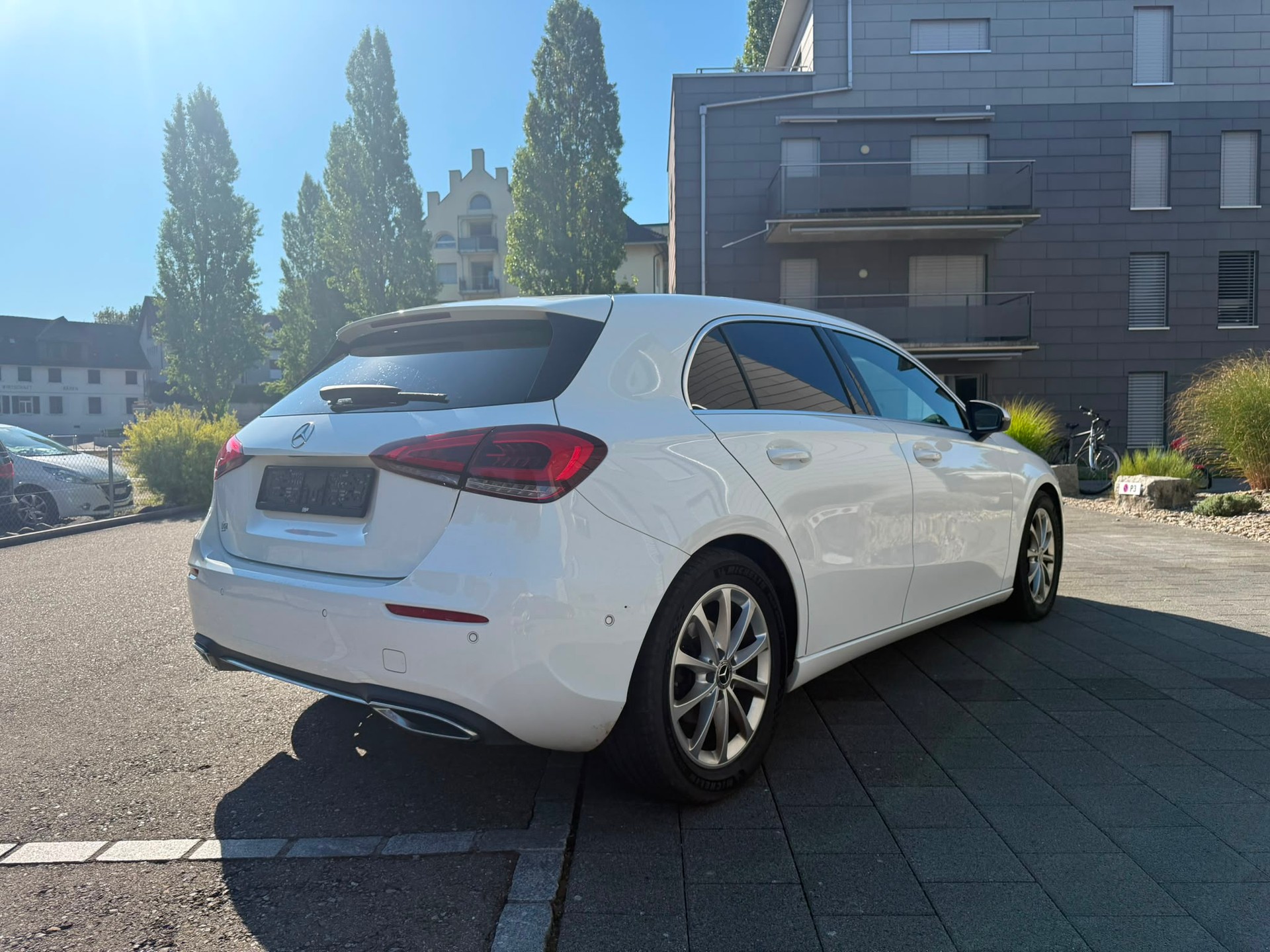 MERCEDES-BENZ A 180 d Style 7G-DCT-image-4