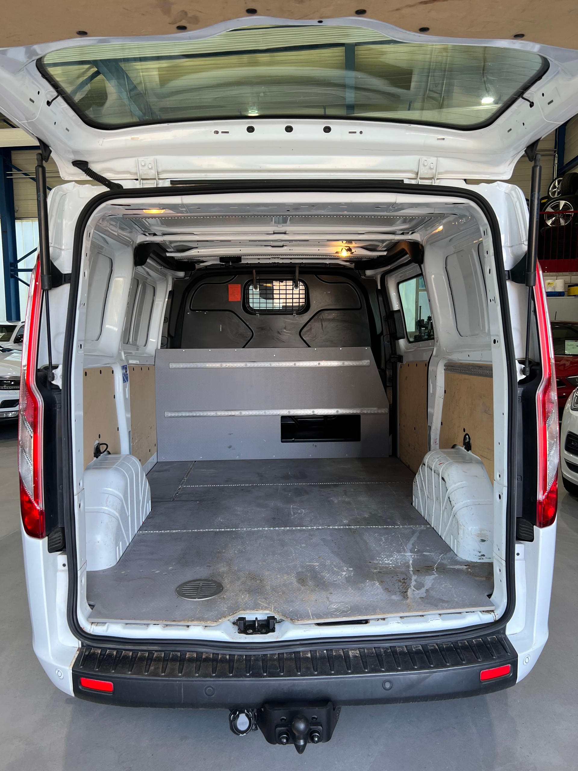 FORD Transit Custom 320 L1H1 Ambiente**Top Zustand, Frisch ab MFK**-image-7