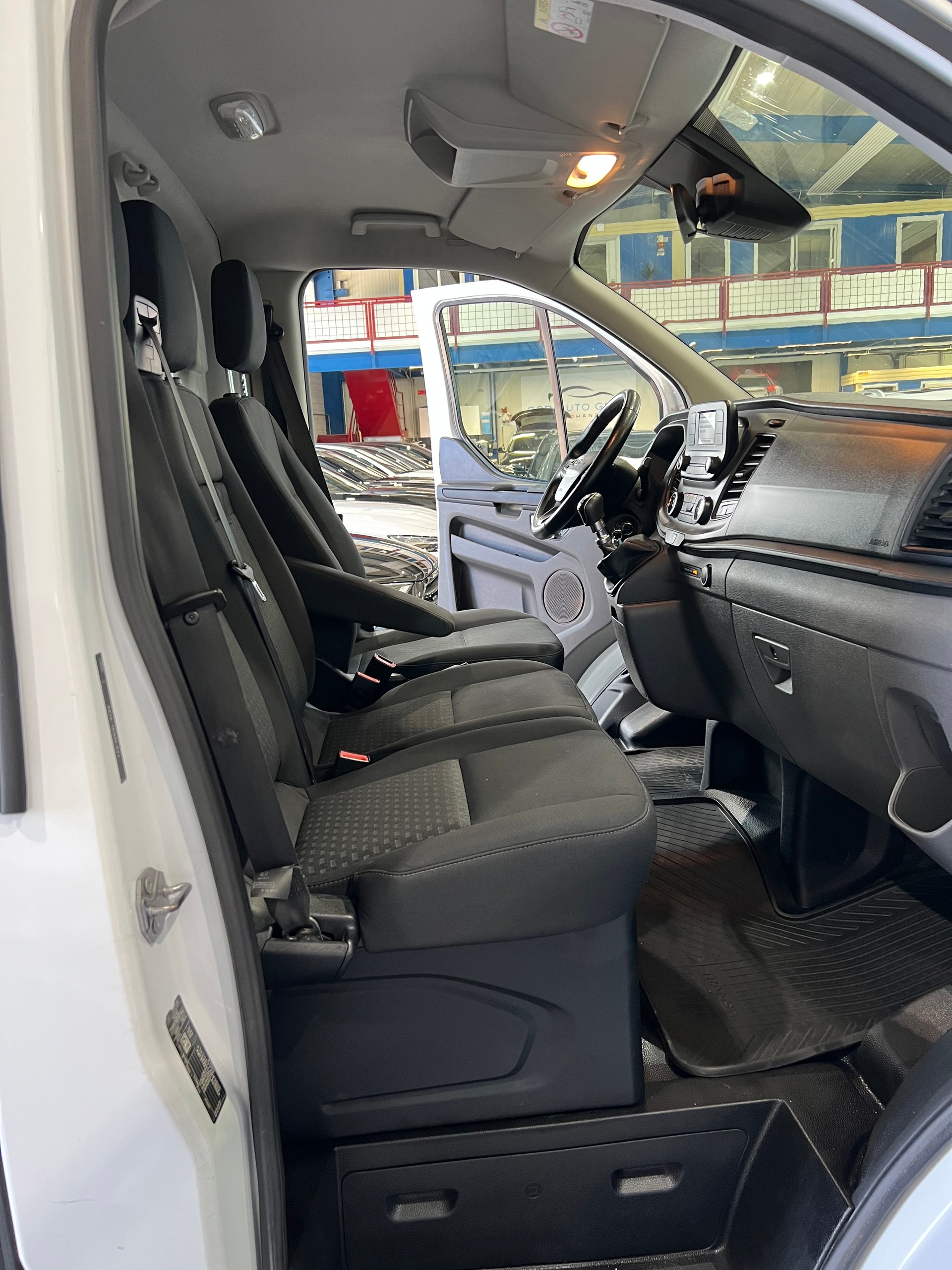 FORD Transit Custom 320 L1H1 Ambiente**Top Zustand, Frisch ab MFK**-image-8