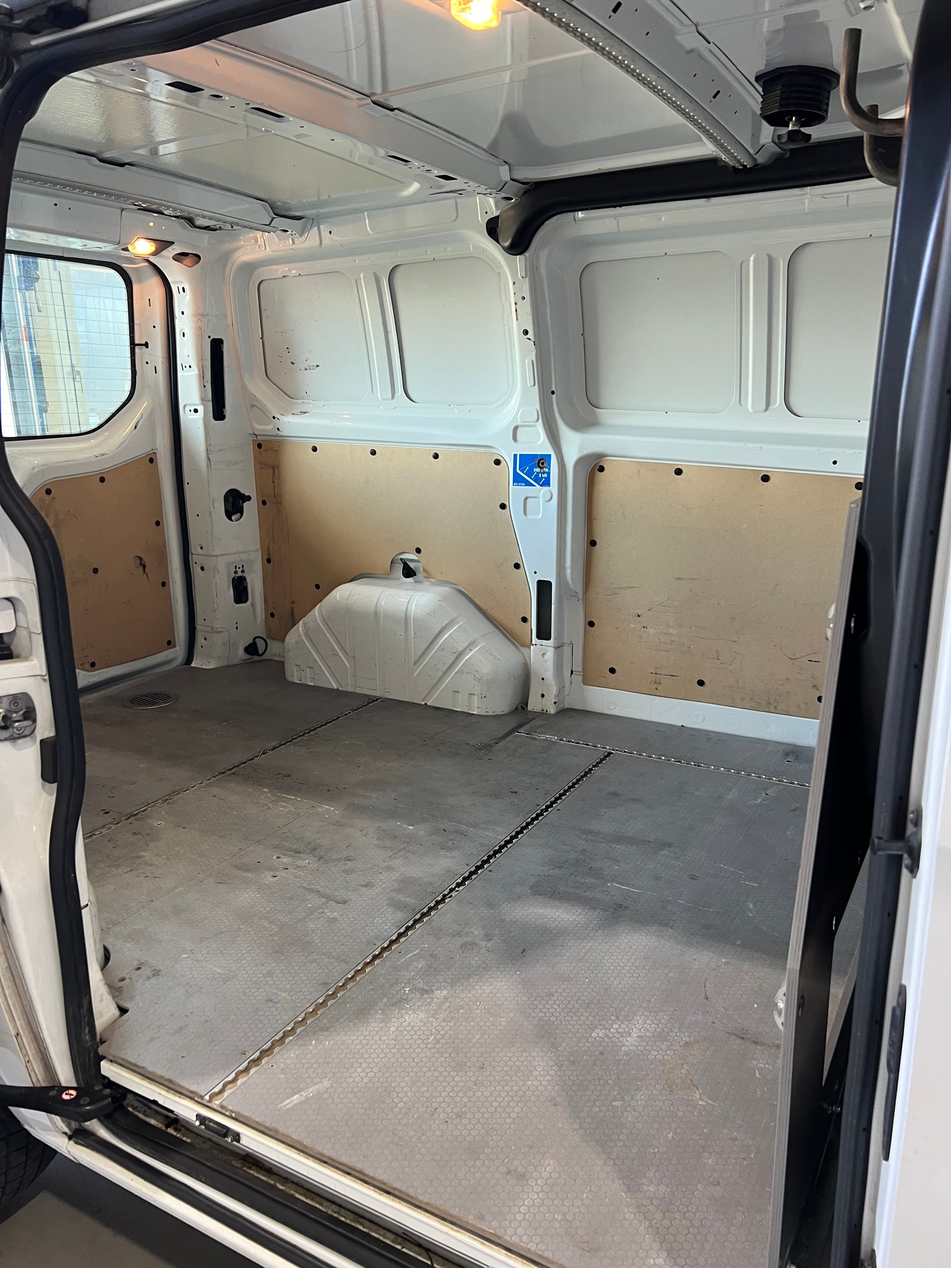 FORD Transit Custom 320 L1H1 Ambiente**Top Zustand, Frisch ab MFK**-image-6
