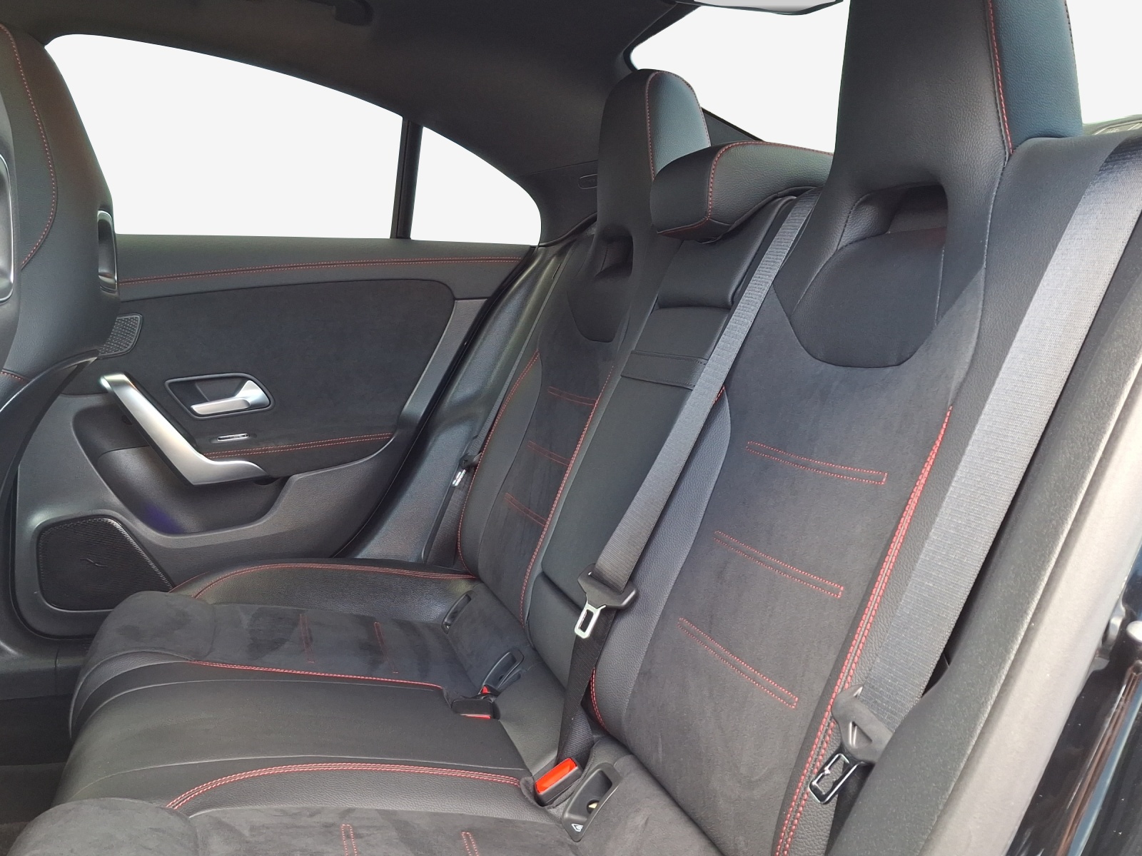 MERCEDES-BENZ CLA 220 AMG Line 7G-DCT 4Matic-image-11