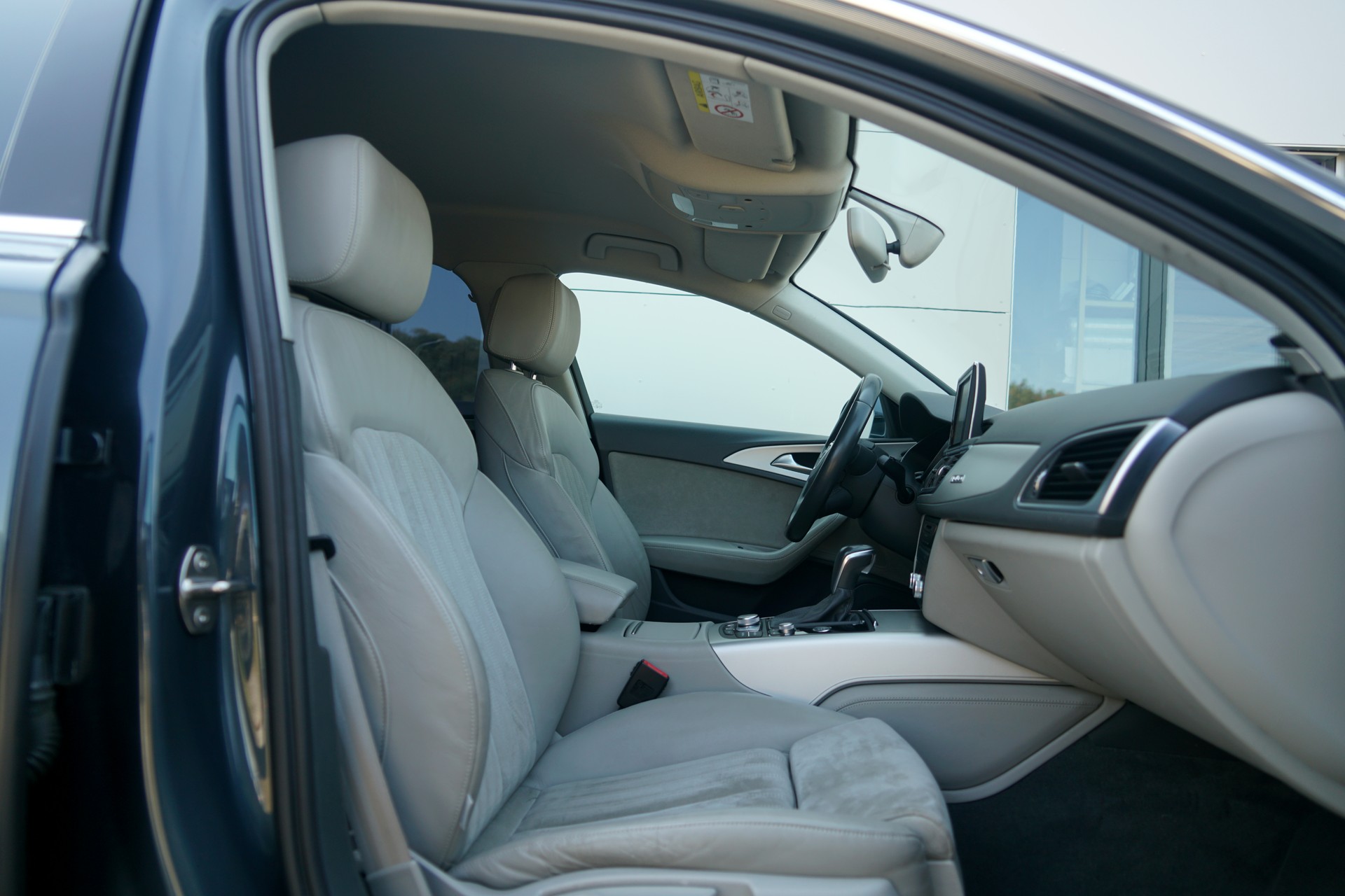 AUDI A6 Avant 3.0 TDI V6 quattro S-tronic (CH)-image-13
