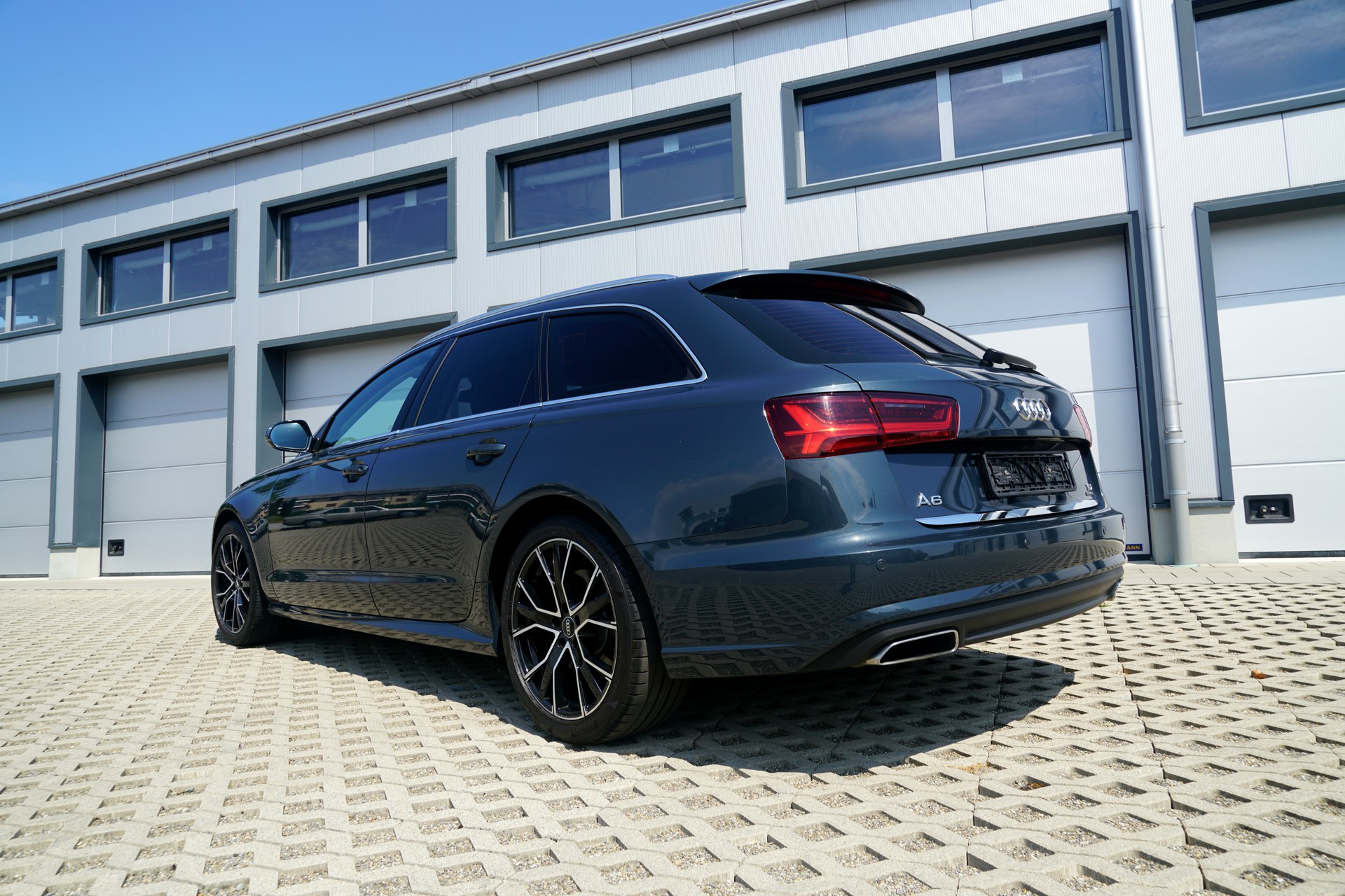 AUDI A6 Avant 3.0 TDI V6 quattro S-tronic (CH)-image-3