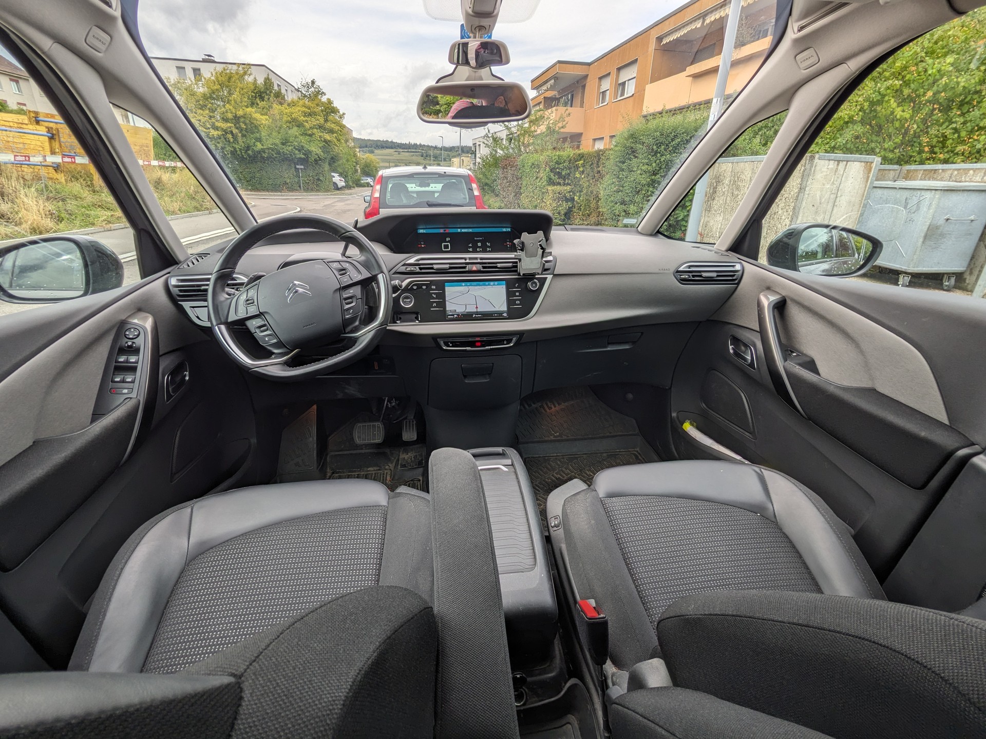 CITROEN 1.5 BlueHDi Shine-image-1