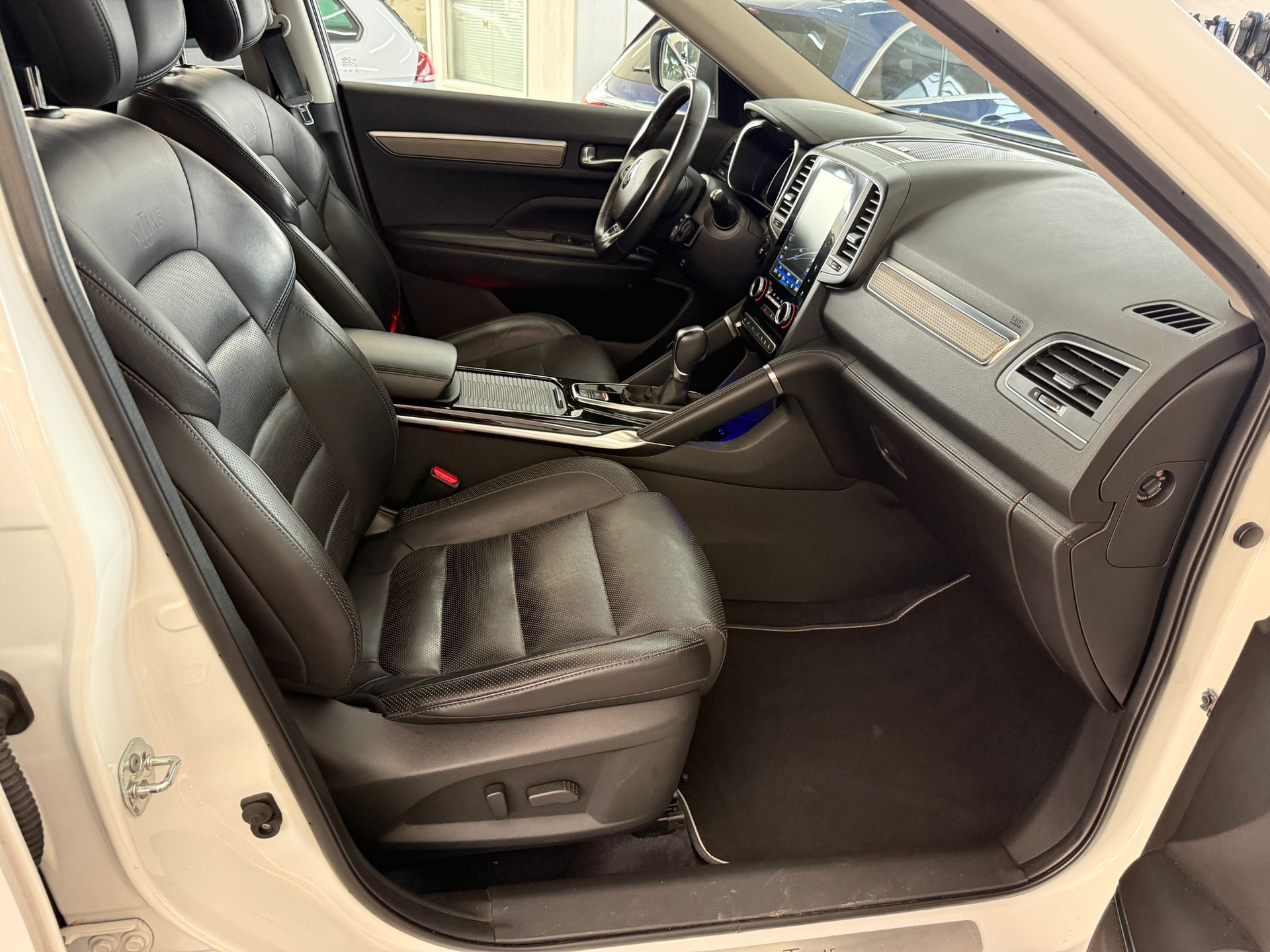 RENAULT Koleos 2.0 dCi Initial Paris 4x4 Xtronic CVT-image-11