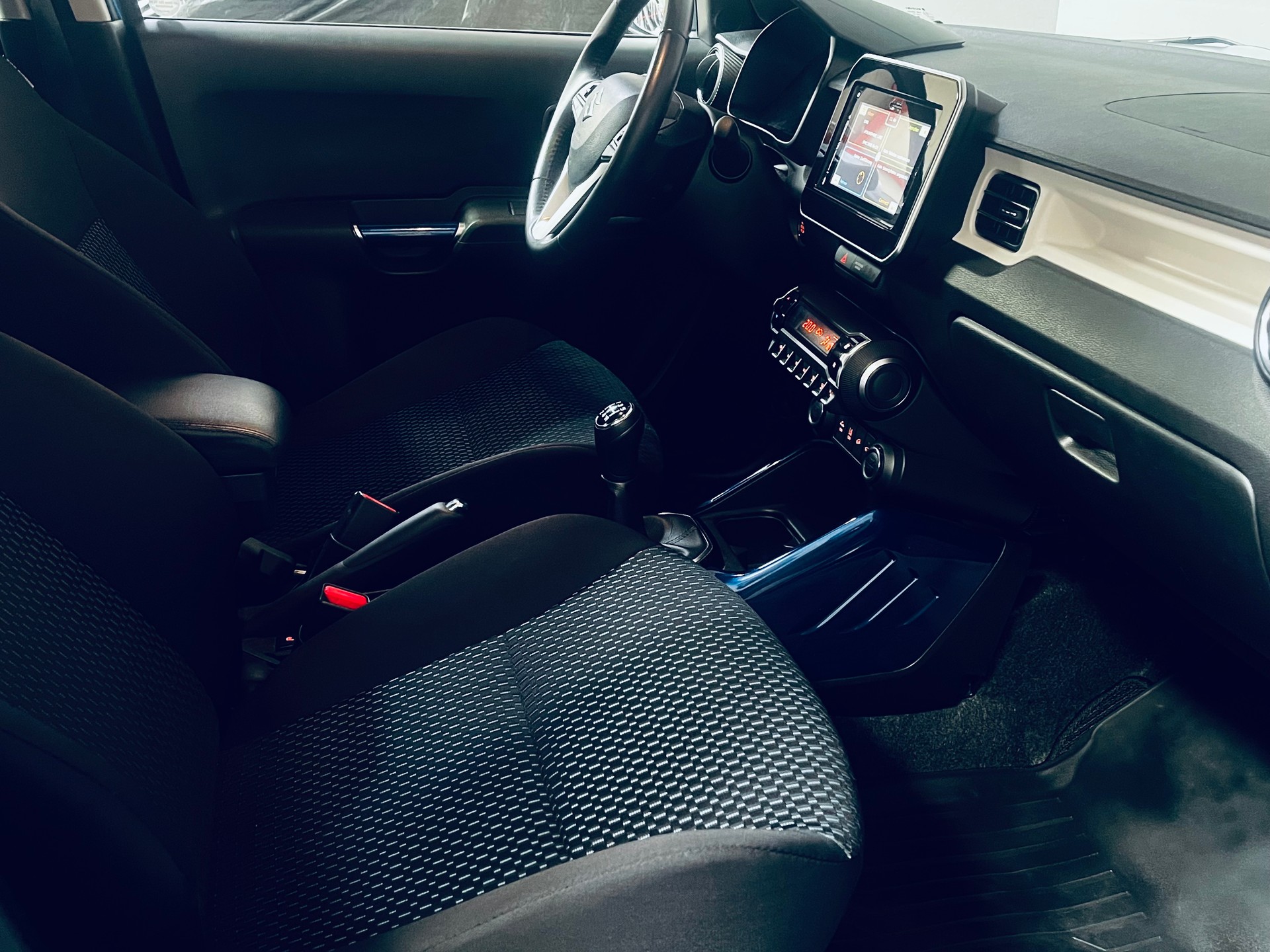 SUZUKI Ignis 1.2i Compact Top Hybrid 4x4-image-12
