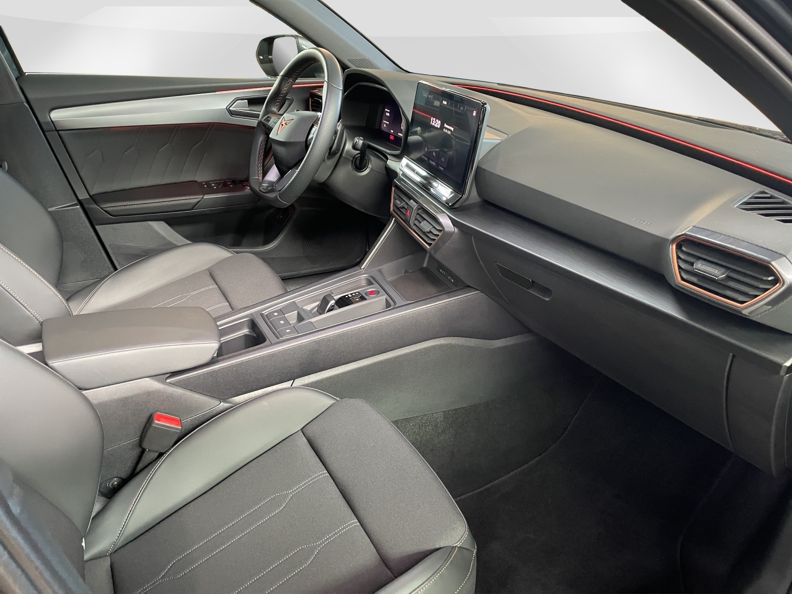 CUPRA Leon ST 2.0 TSI DSG-image-11
