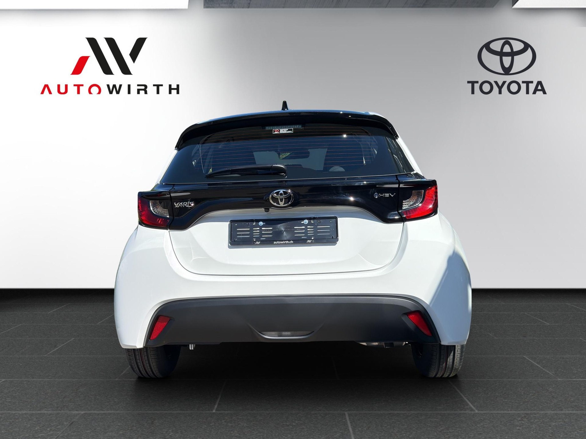 TOYOTA Yaris 1.5 VVT-i HSD Comfort-image-5