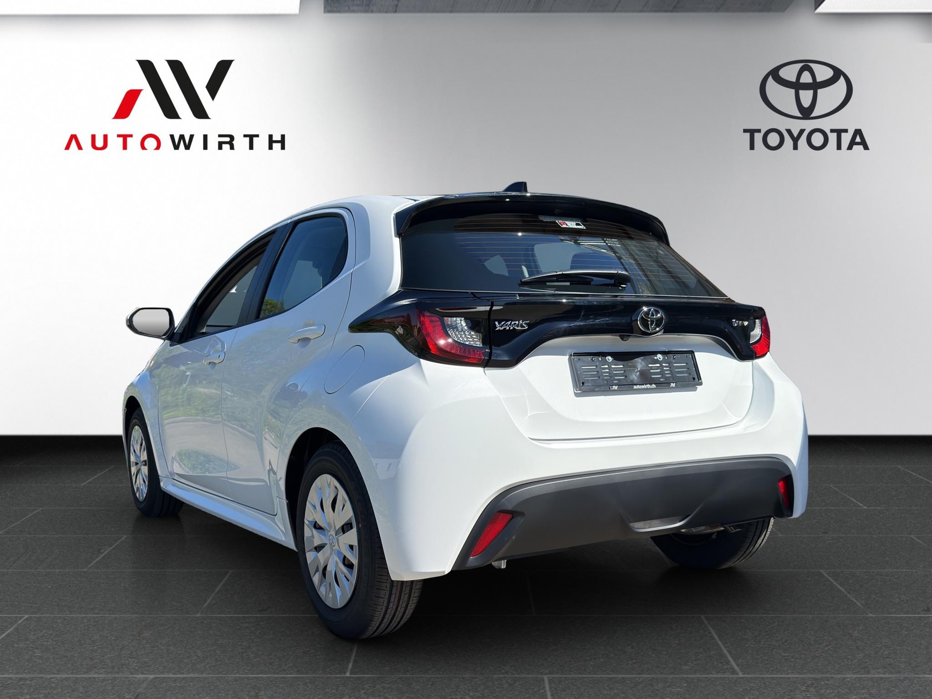 TOYOTA Yaris 1.5 VVT-i HSD Comfort-image-6