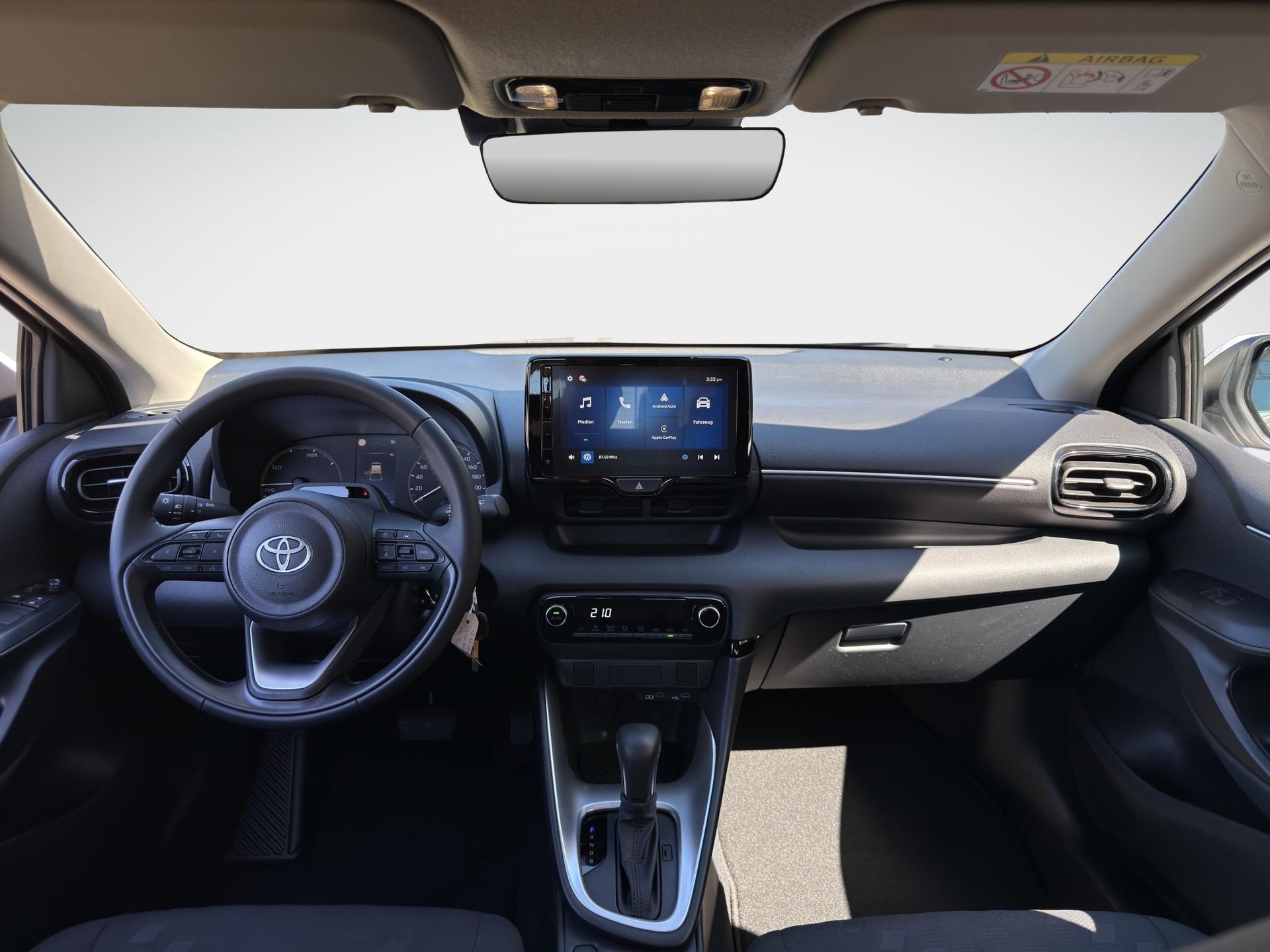 TOYOTA Yaris 1.5 VVT-i HSD Comfort-image-11