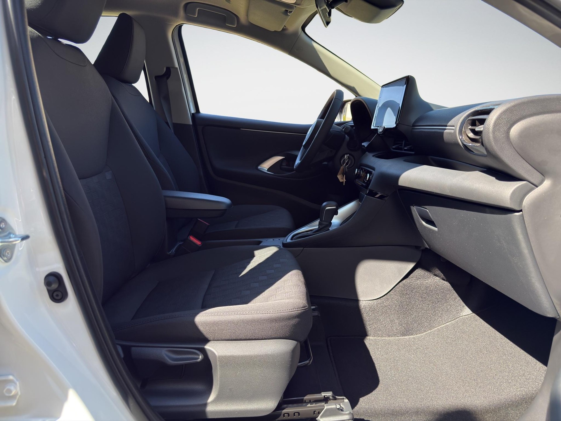 TOYOTA Yaris 1.5 VVT-i HSD Comfort-image-15