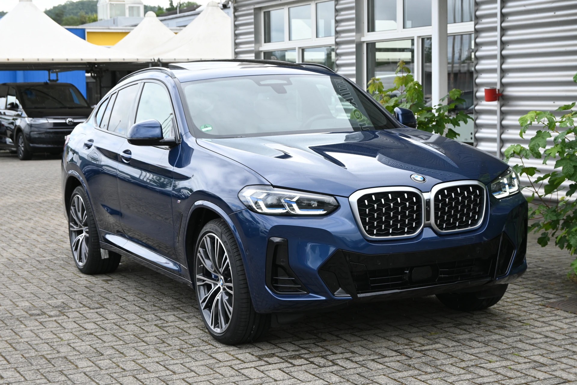 BMW X4 xDrive 48V 30d M Sport Individual Steptronic 286PS + Voll-Ausstattung + AHK 2000kg-image-0
