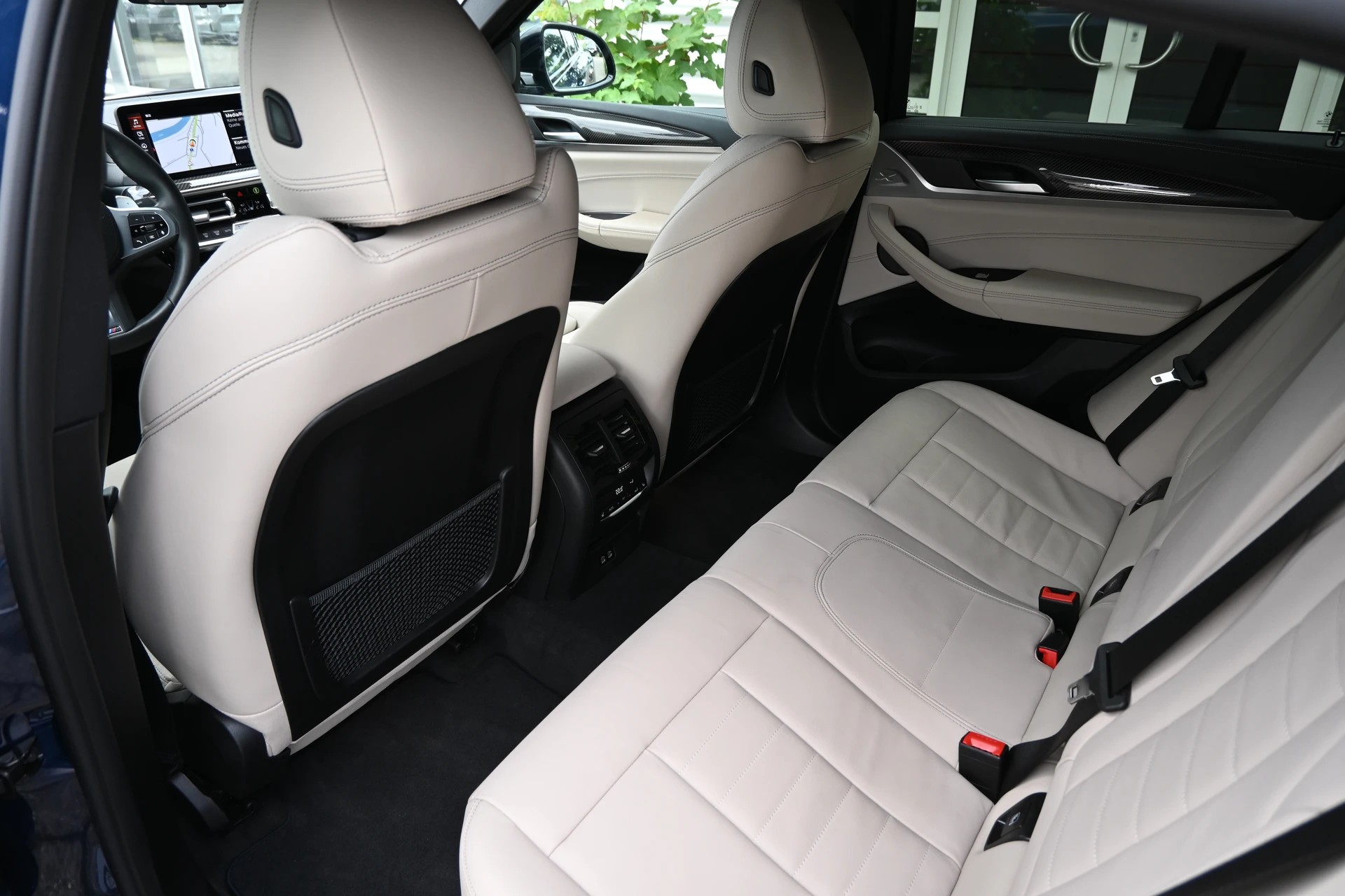 BMW X4 xDrive 48V 30d M Sport Individual Steptronic 286PS + Voll-Ausstattung + AHK 2000kg-image-13
