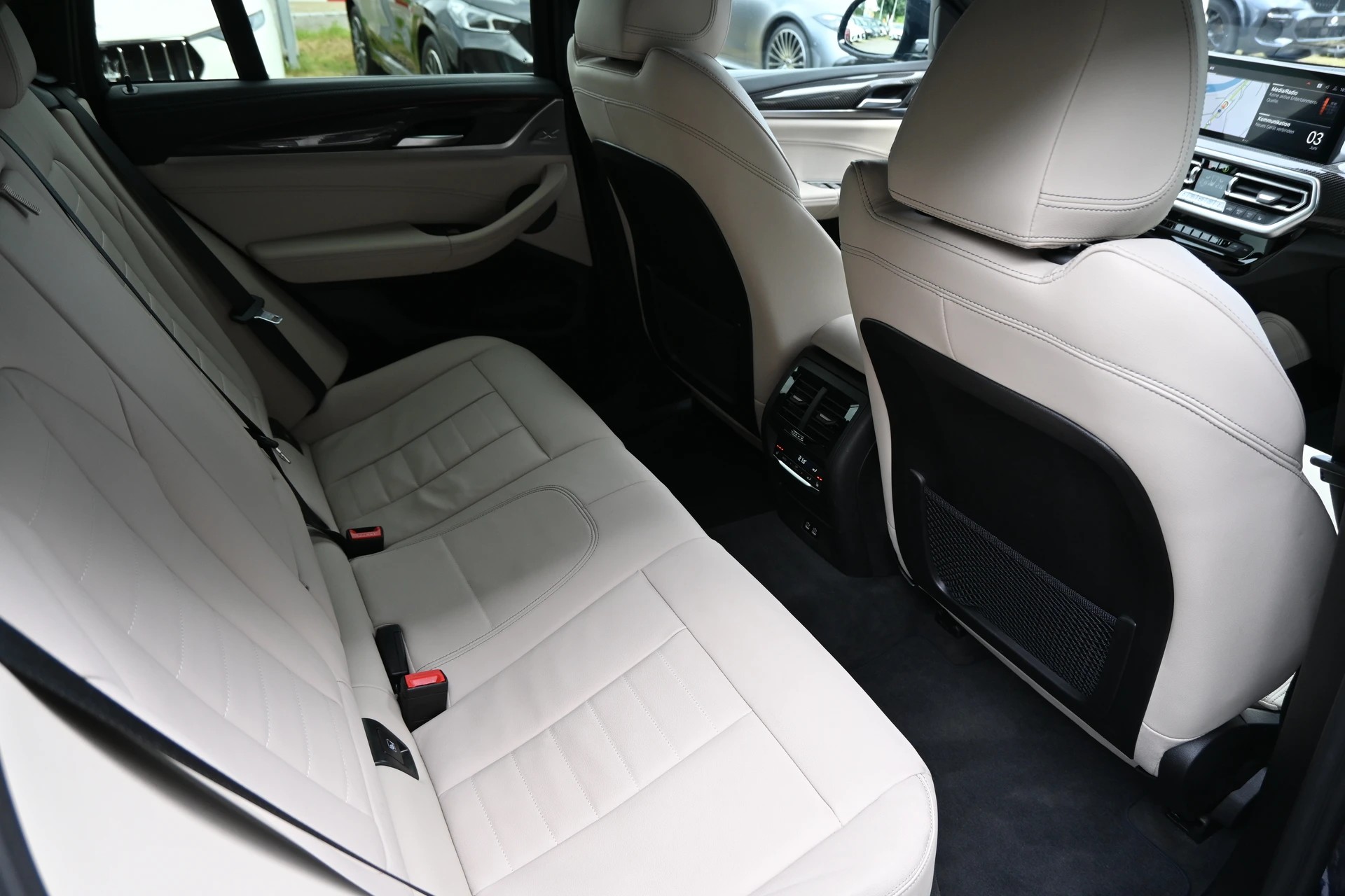 BMW X4 xDrive 48V 30d M Sport Individual Steptronic 286PS + Voll-Ausstattung + AHK 2000kg-image-12
