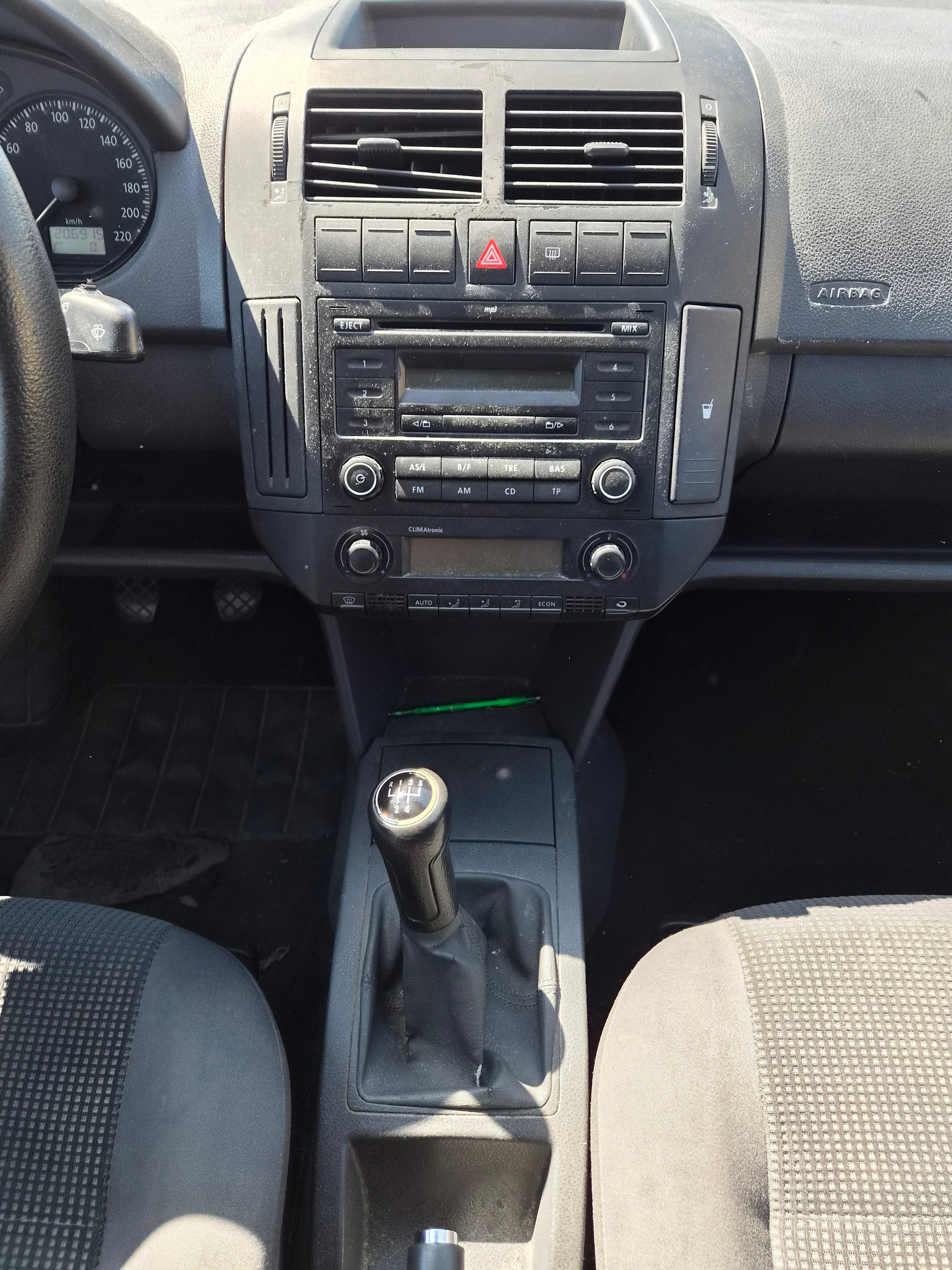 VW Polo 1.4 16V Comfortline-image-9