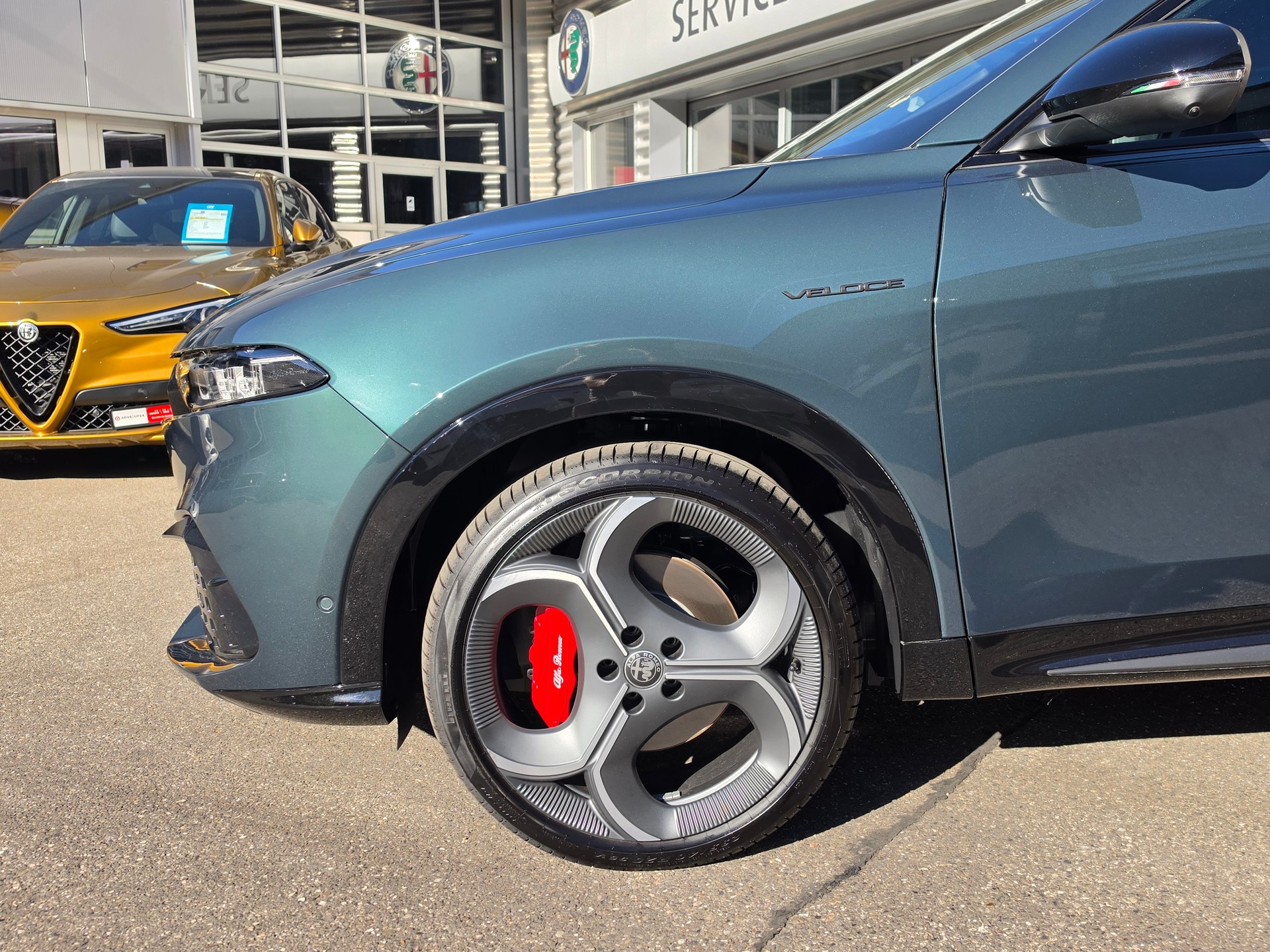 ALFA ROMEO Tonale 1.5 Hybrid Veloce-showroom-element-3