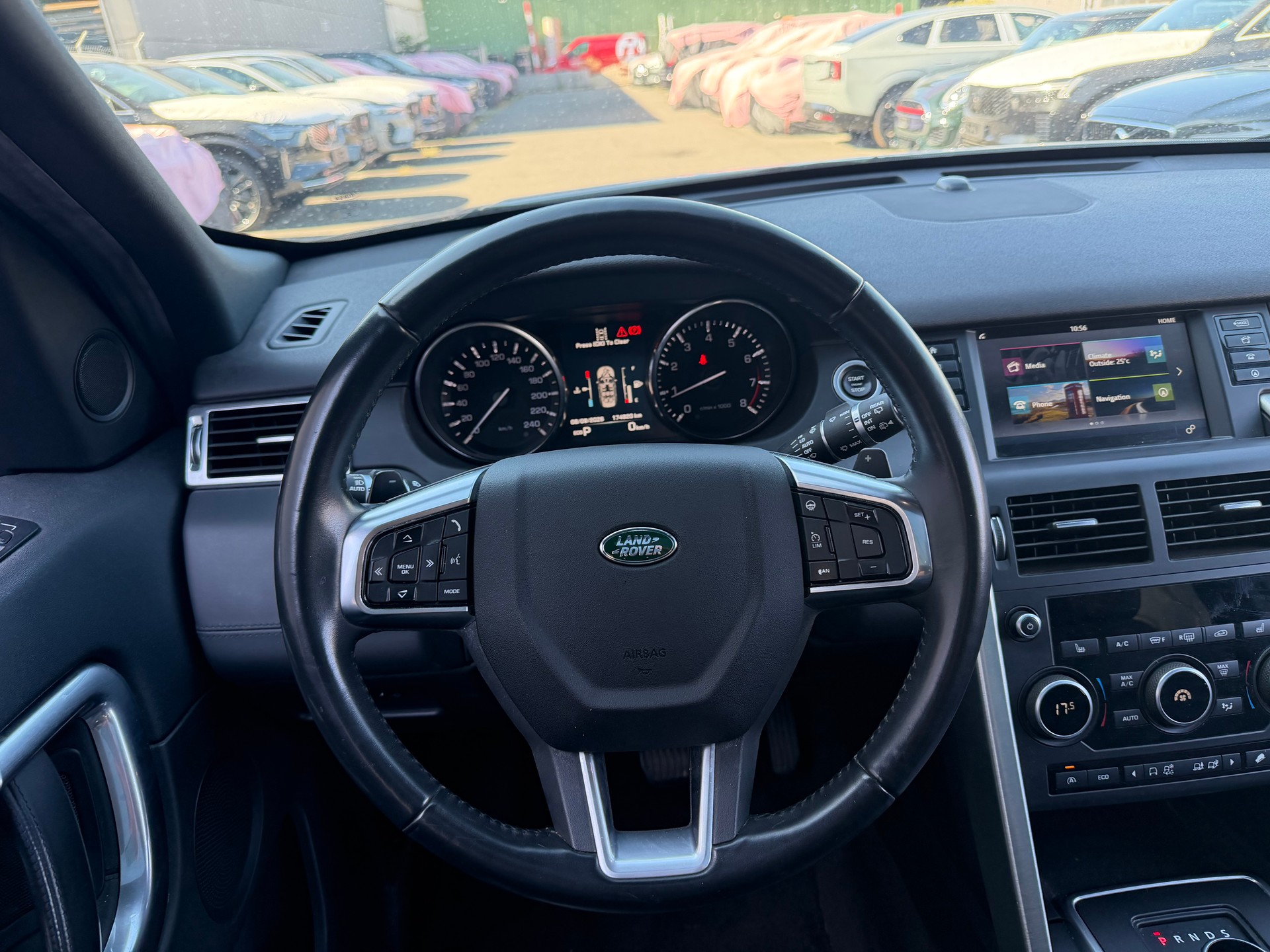 LAND ROVER Discovery Sport 2.0 Si4 HSE Luxury AT9-image-10