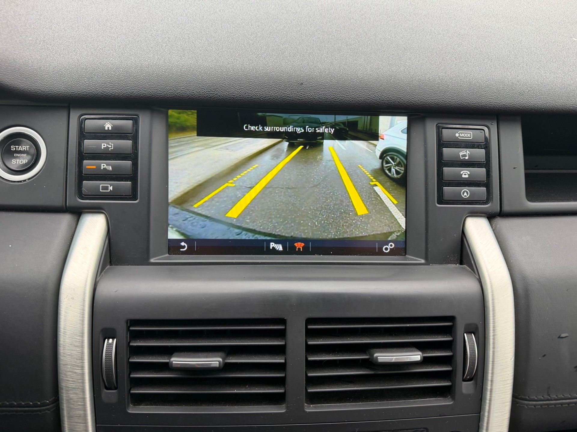 LAND ROVER Discovery Sport 2.0 Si4 HSE Luxury AT9-image-15