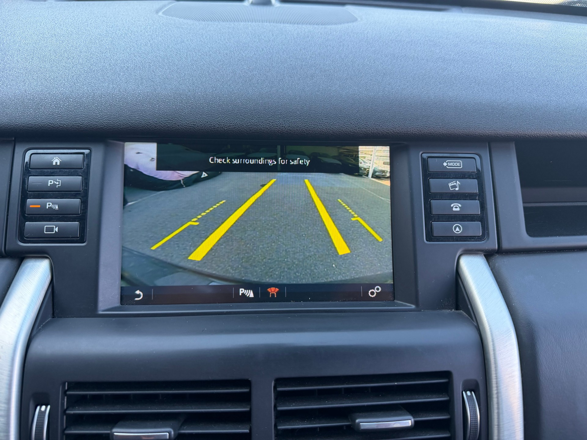 LAND ROVER Discovery Sport 2.0 Si4 HSE Luxury AT9-image-12