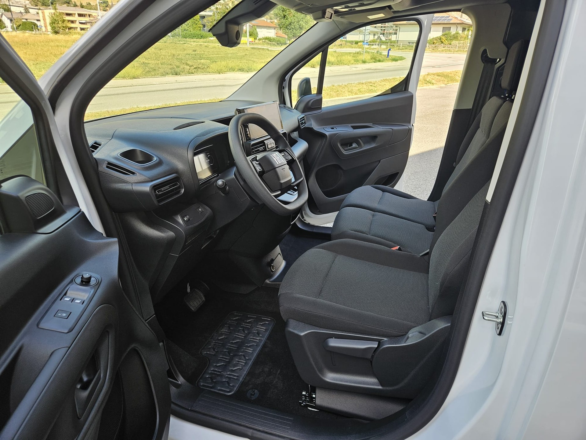 FIAT Doblo 1.5 BlueHDi L1 1000kg A-image-11