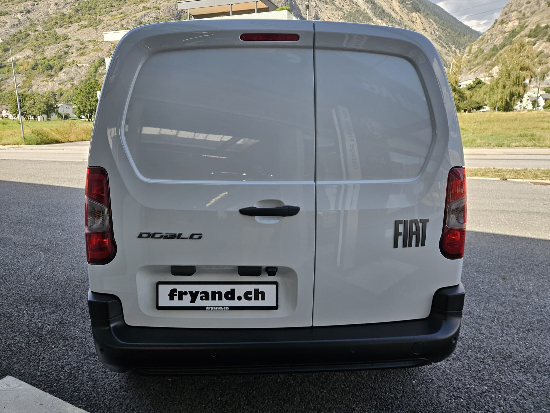 FIAT Doblo 1.5 BlueHDi L1 1000kg A-image-4