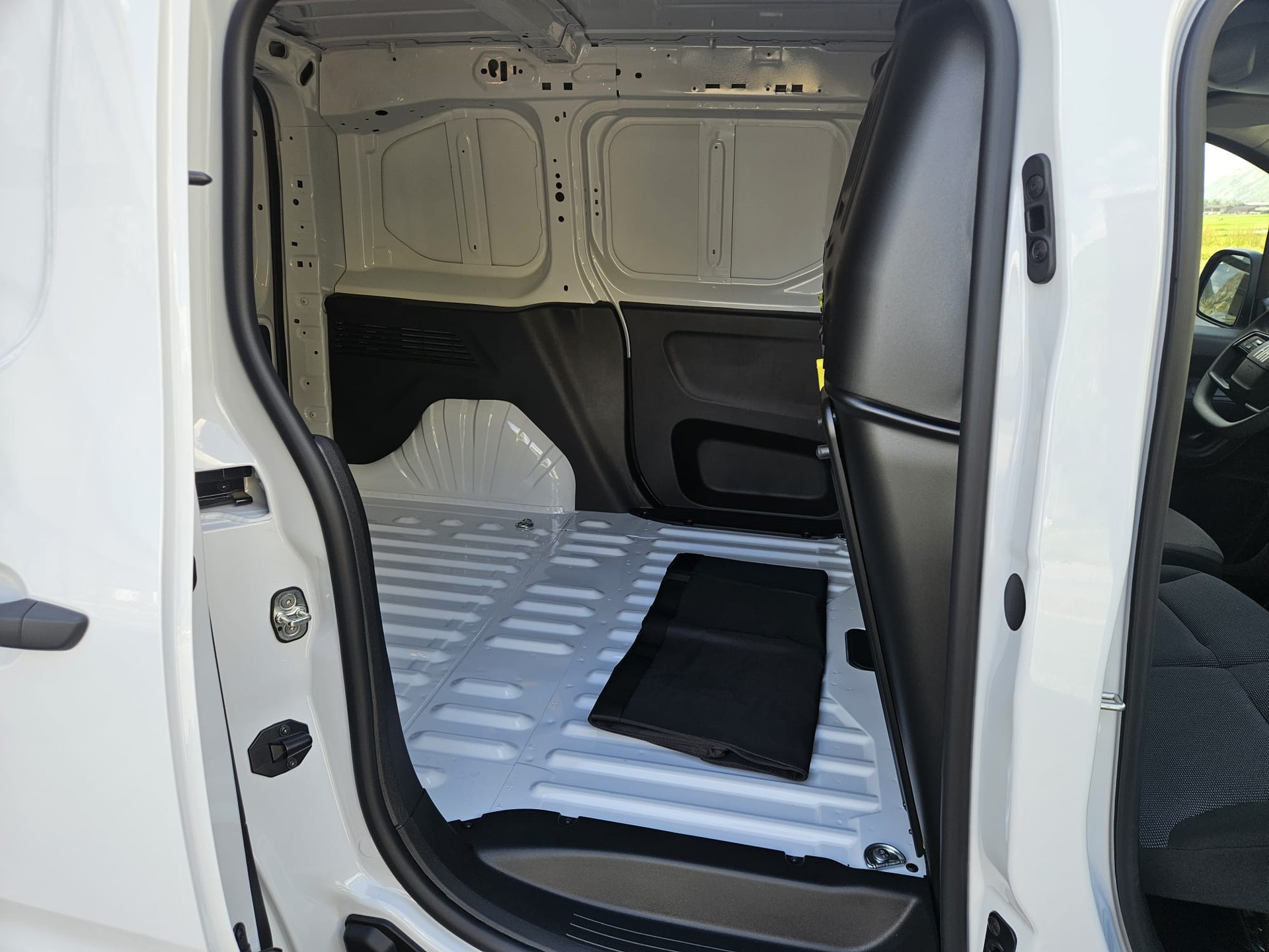 FIAT Doblo 1.5 BlueHDi L1 1000kg A-image-14