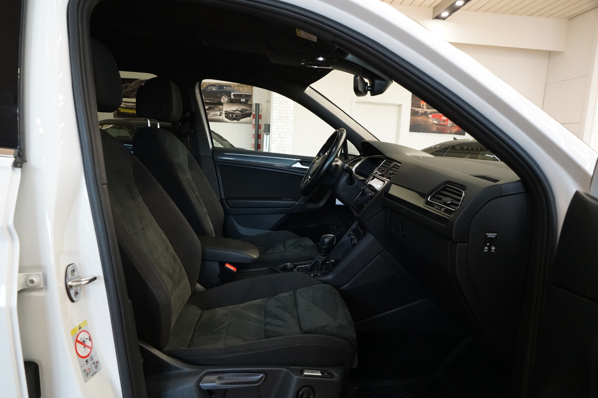 VW Tiguan Allspace 2.0 TDI SCR R-Line 4Motion DSG 7-Sitzer-image-23
