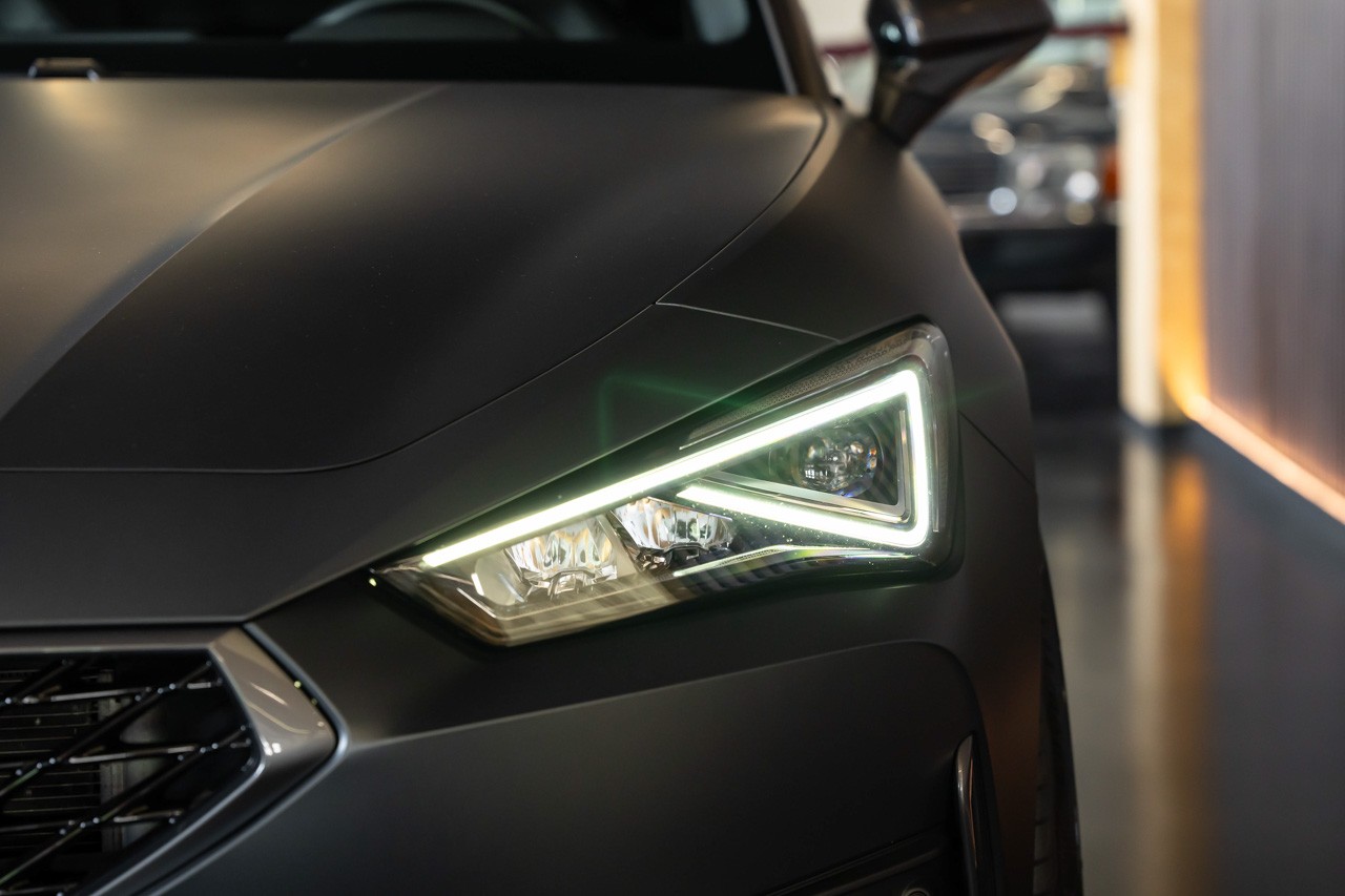 CUPRA LEON VZ 2.0 TSI DSG-image-8
