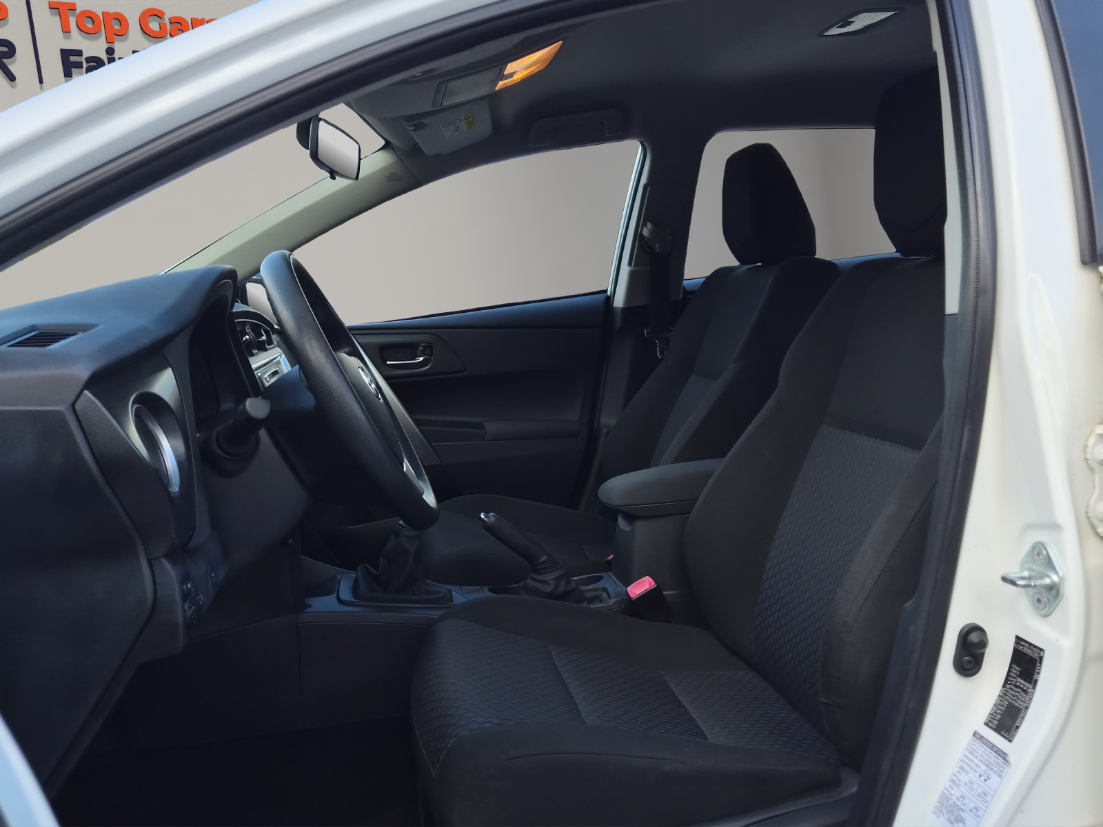 TOYOTA Auris 1.33 Terra-image-8