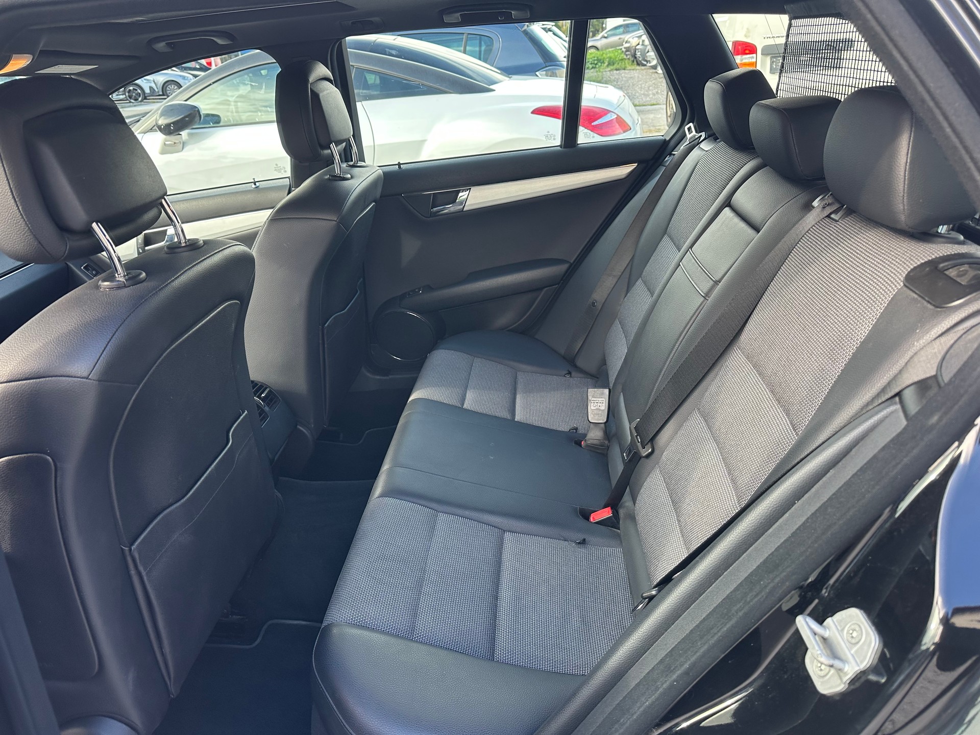 MERCEDES-BENZ C 350 CDI BlueEfficiency Elégance 4Matic 7G-Tronic-image-9