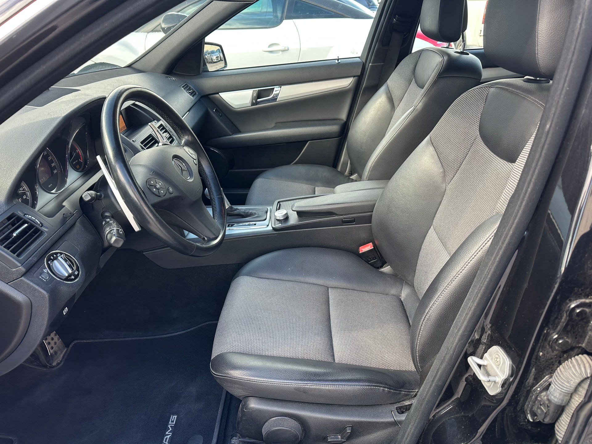 MERCEDES-BENZ C 350 CDI BlueEfficiency Elégance 4Matic 7G-Tronic-image-8