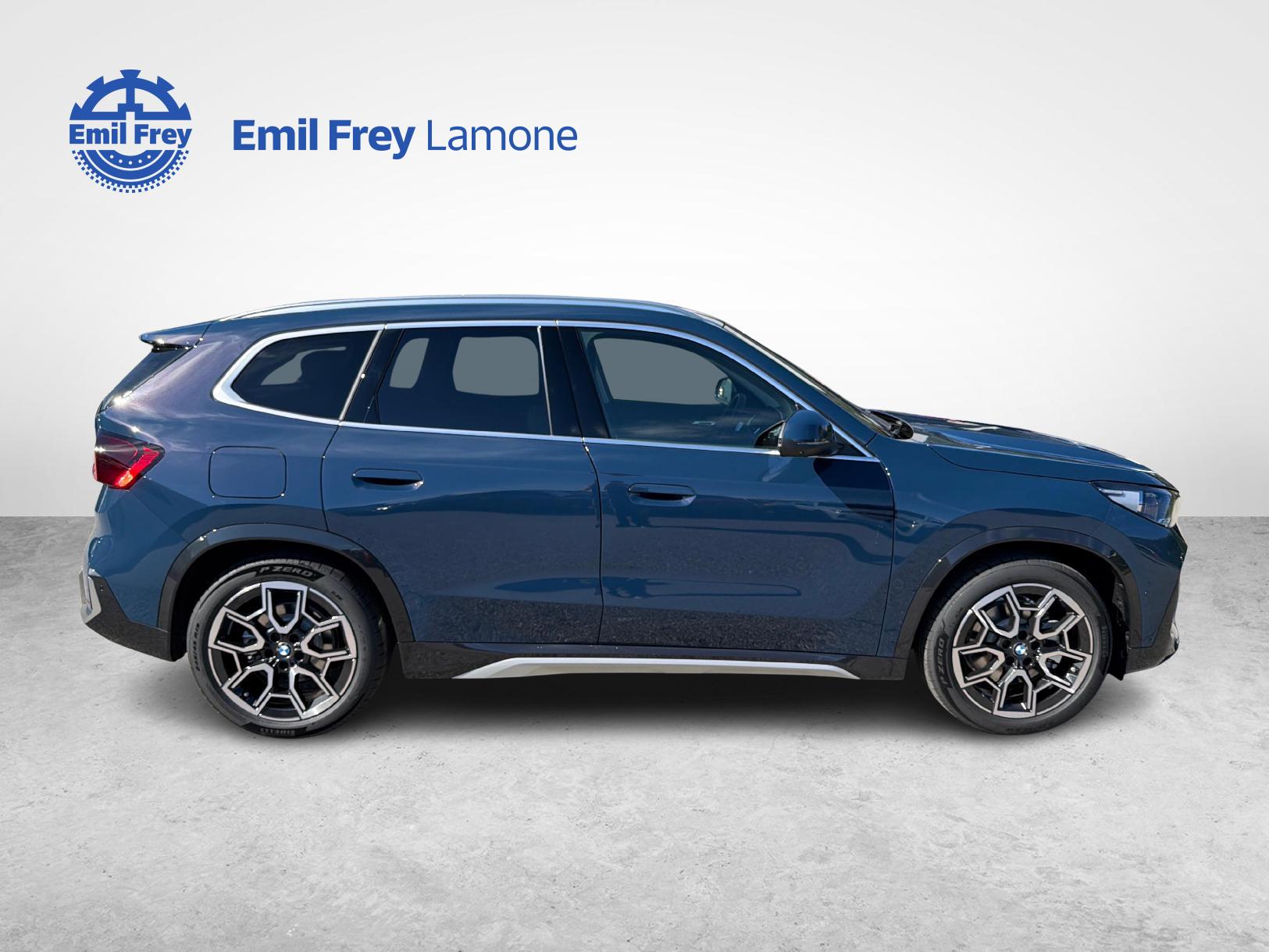 BMW iX1 30 xDrive-image-5