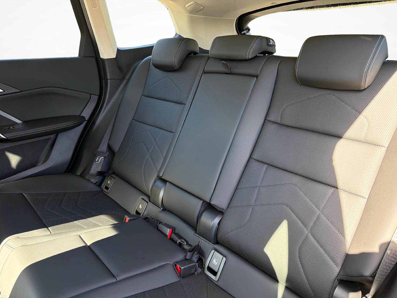 BMW iX1 30 xDrive-image-17