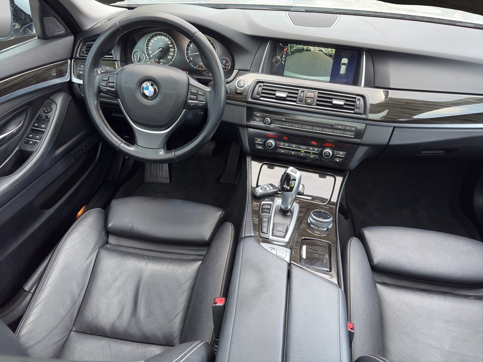 BMW 535i Touring xDrive Luxury Line Steptronic-image-13
