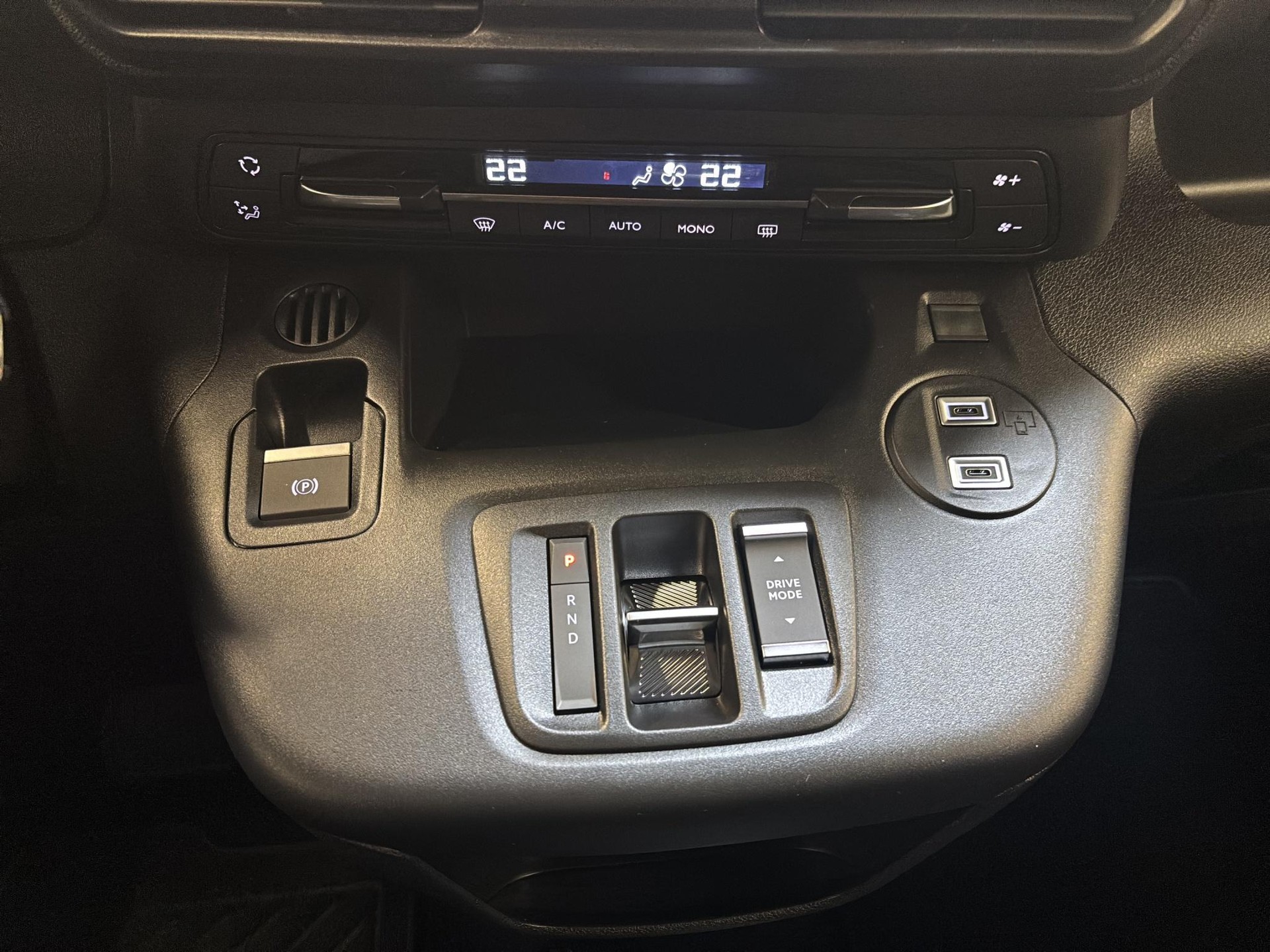 PEUGEOT e-Partner Kaw. 800 Long 50 kWh-image-8
