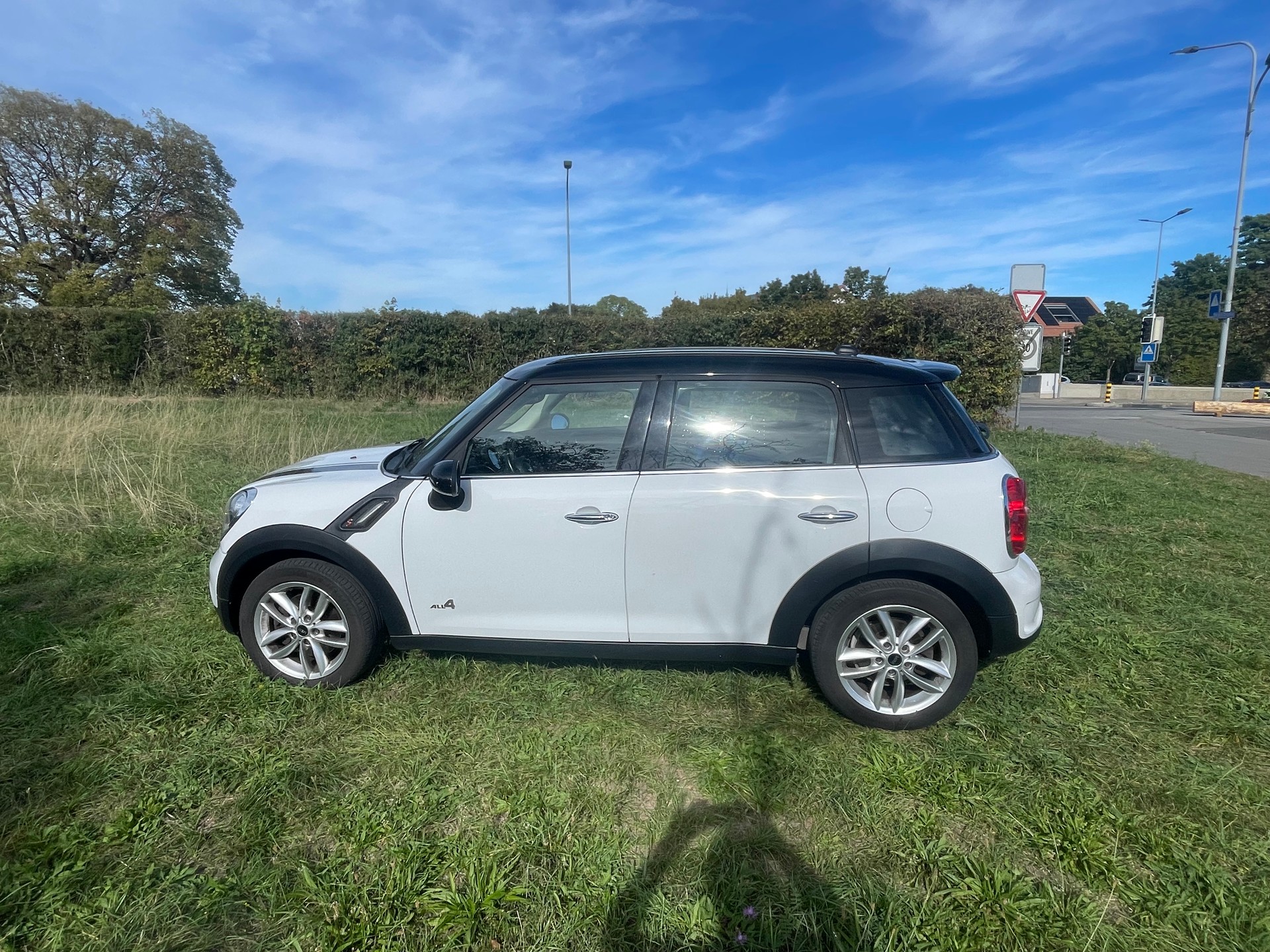 MINI 1.6i Cooper S ALL4-image-3