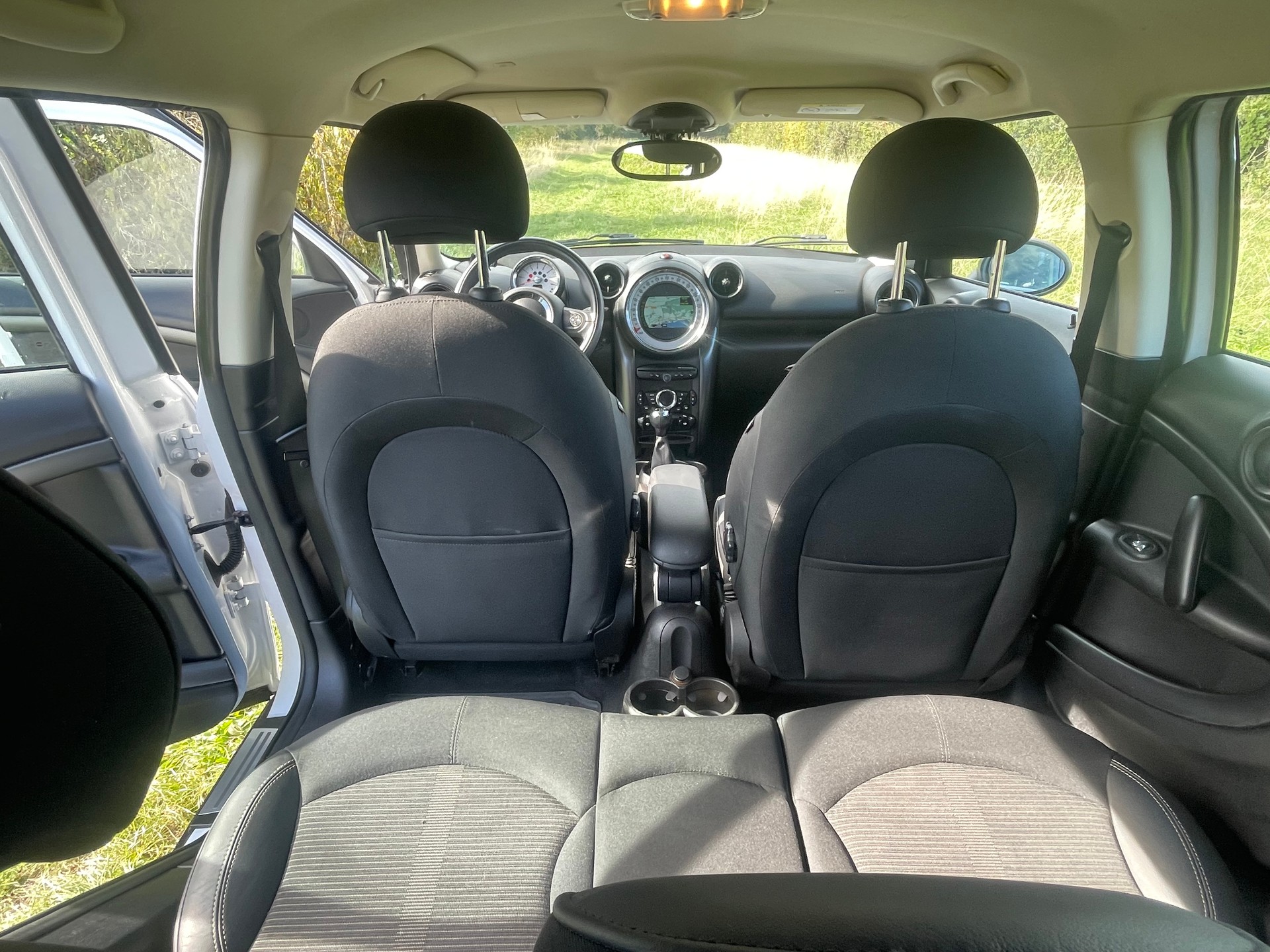 MINI 1.6i Cooper S ALL4-image-5
