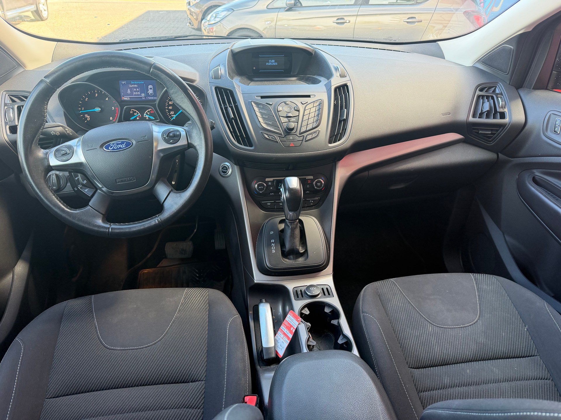 FORD Kuga 2.0 TDCi Carving 4WD PowerShift-image-10