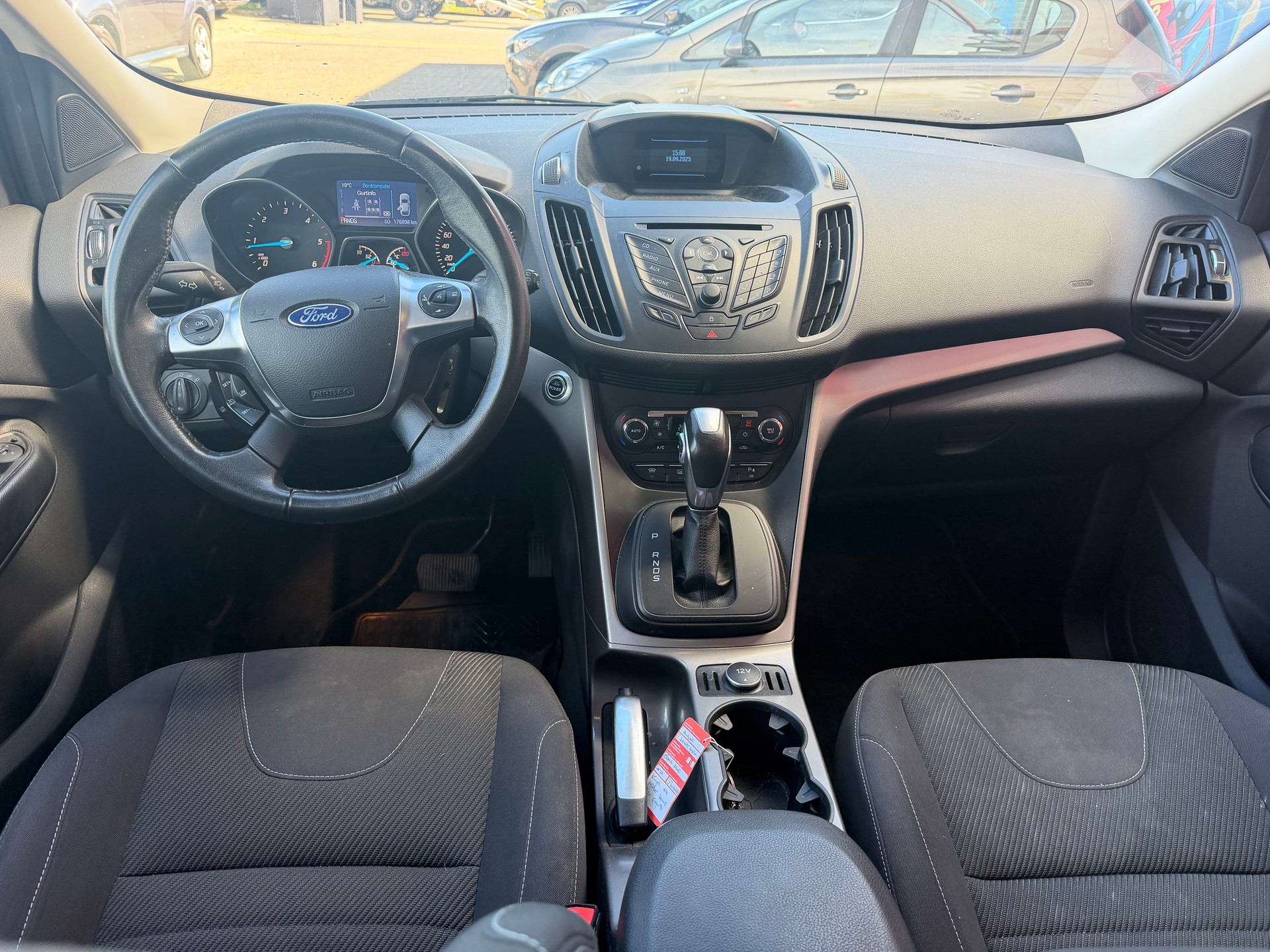 FORD Kuga 2.0 TDCi Carving 4WD PowerShift-image-9