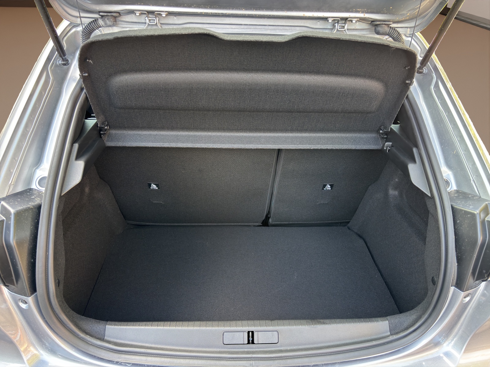 PEUGEOT 208 1.2 PureTech Style-image-12