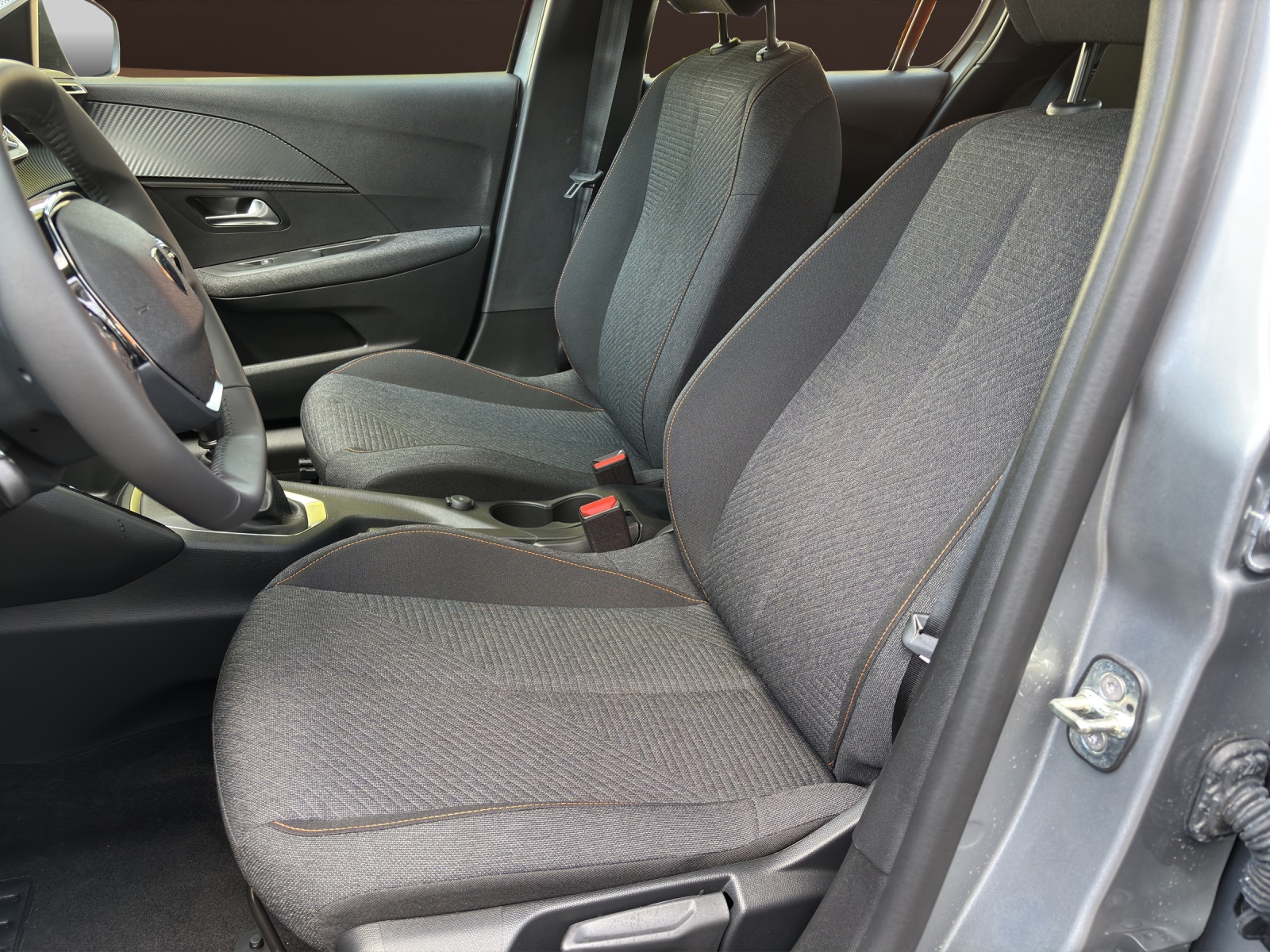PEUGEOT 208 1.2 PureTech Style-image-9