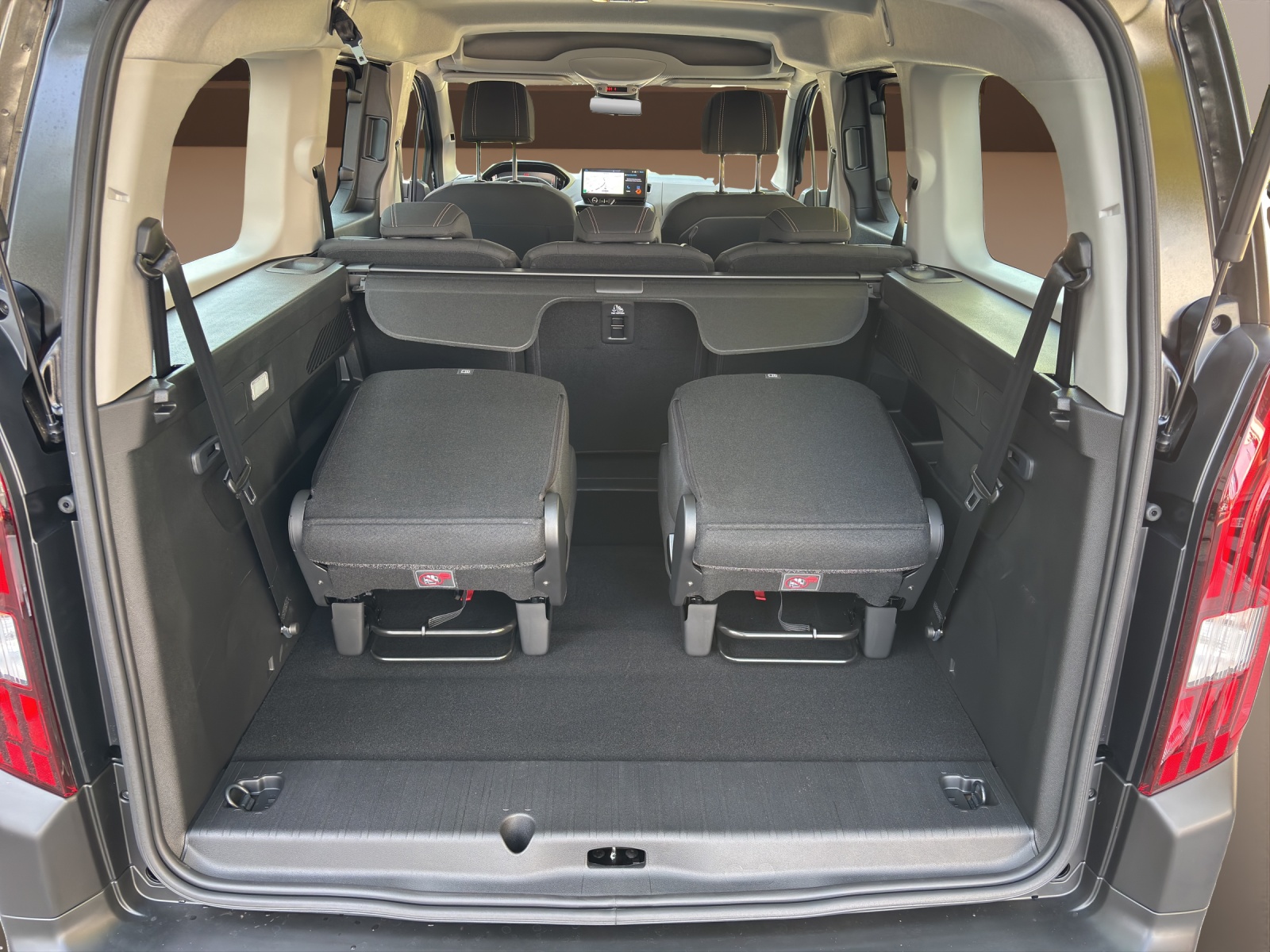 PEUGEOT Rifter Family Edition 1.5 HDi Automat-image-12