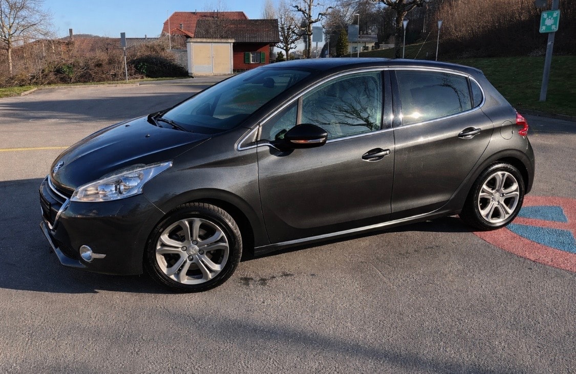 PEUGEOT 1.6 VTi Allure-image-1